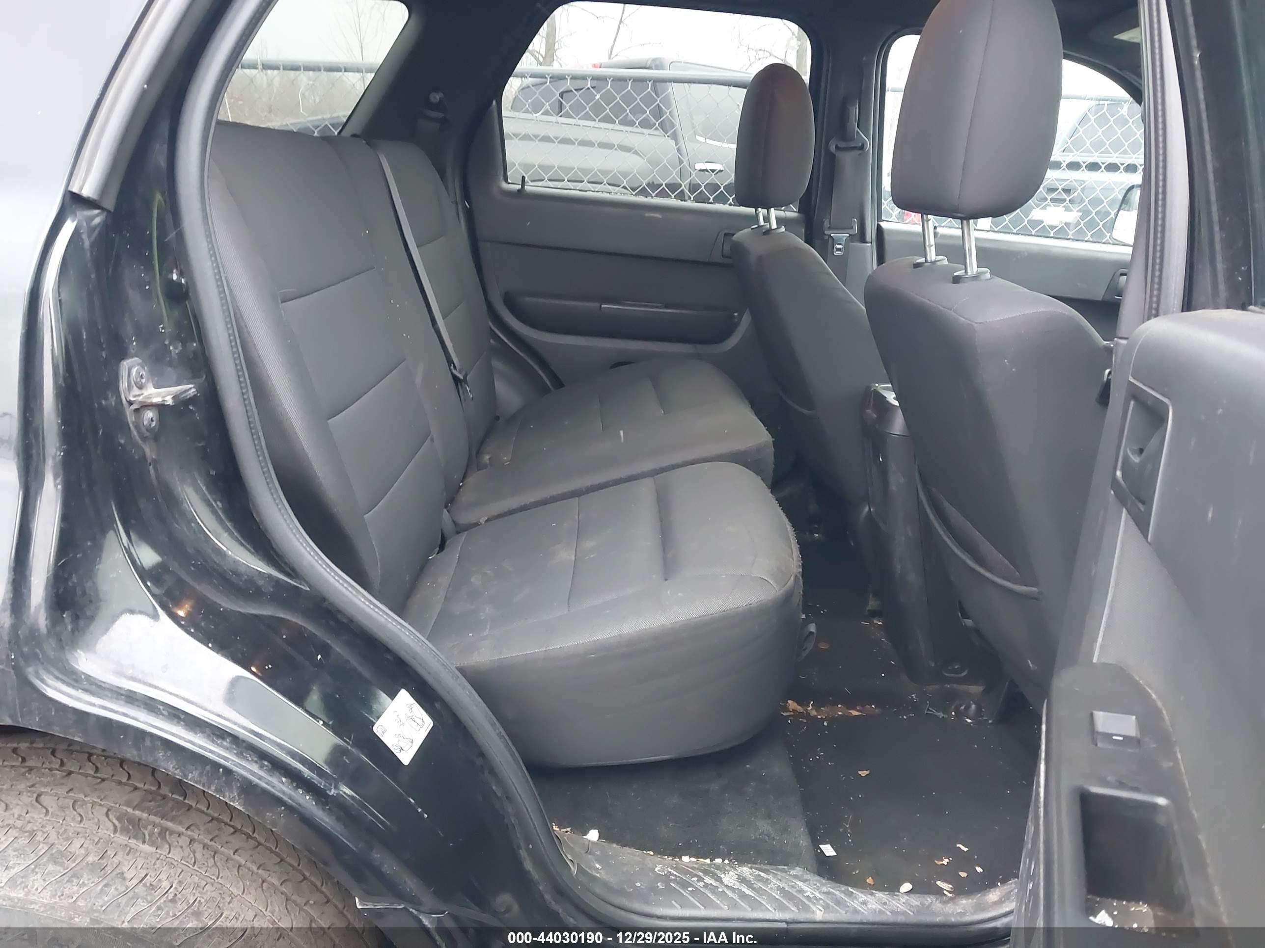 FORD ESCAPE image 8