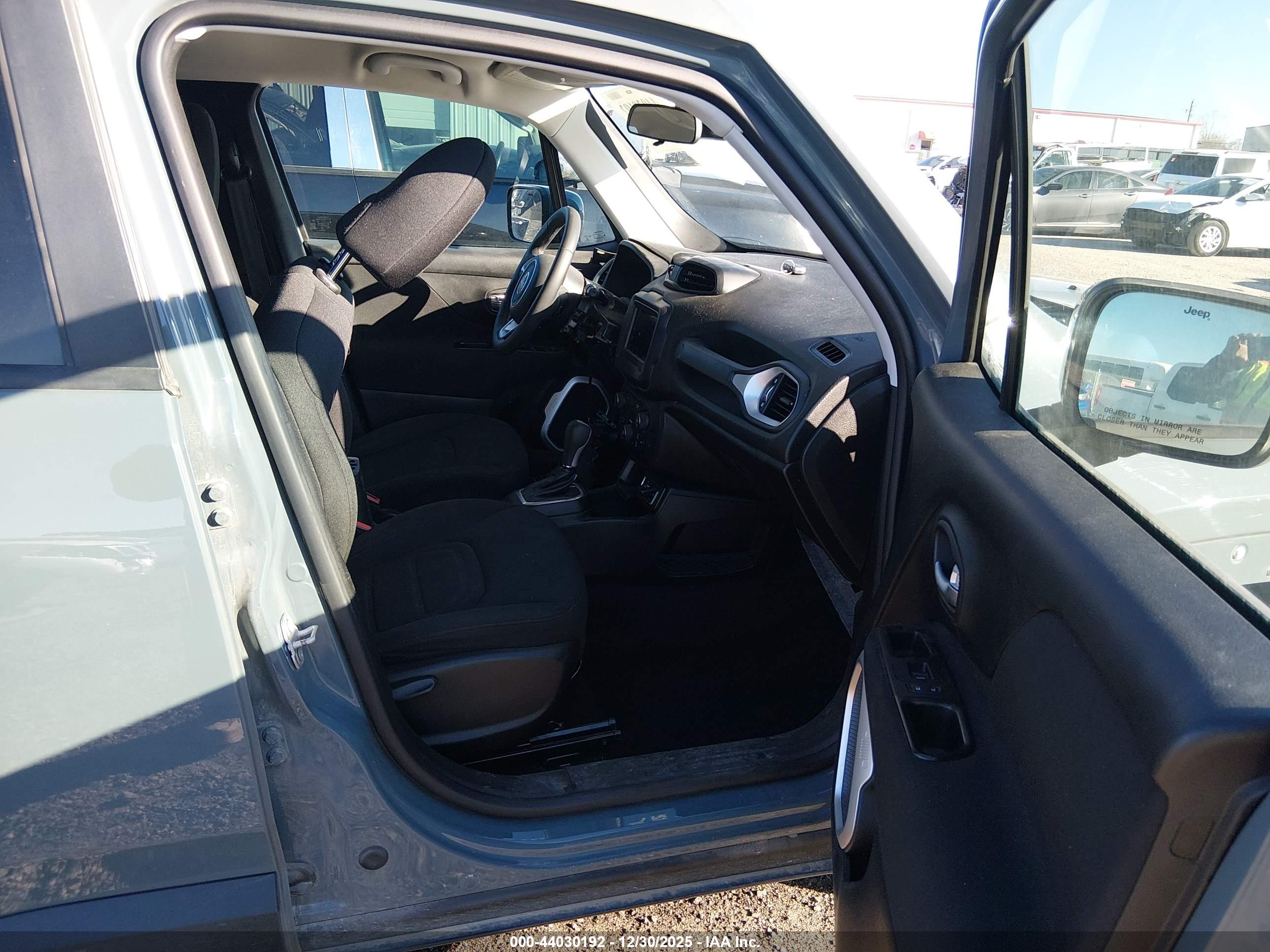 JEEP RENEGADE image 5