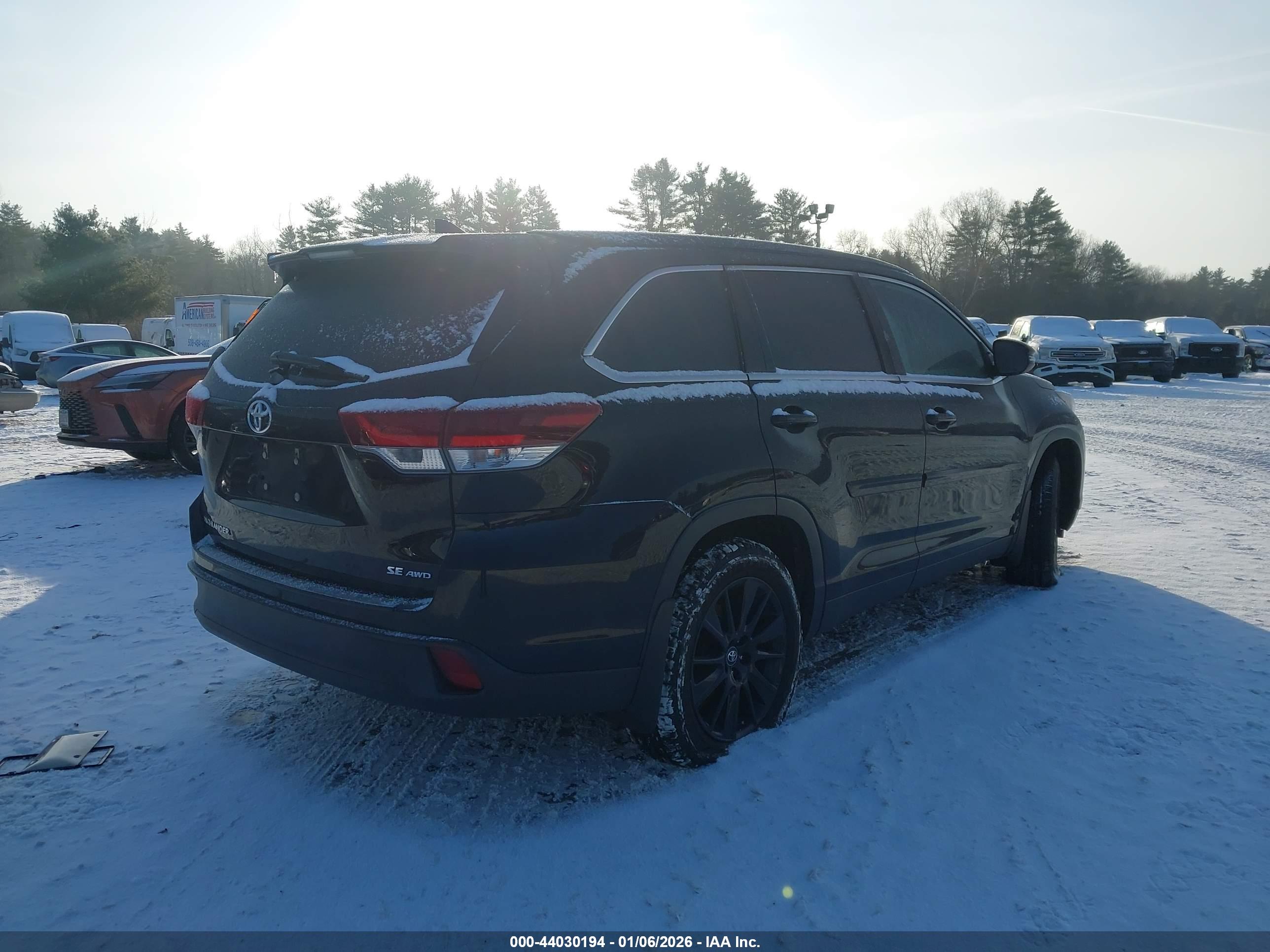 TOYOTA HIGHLANDER image 4