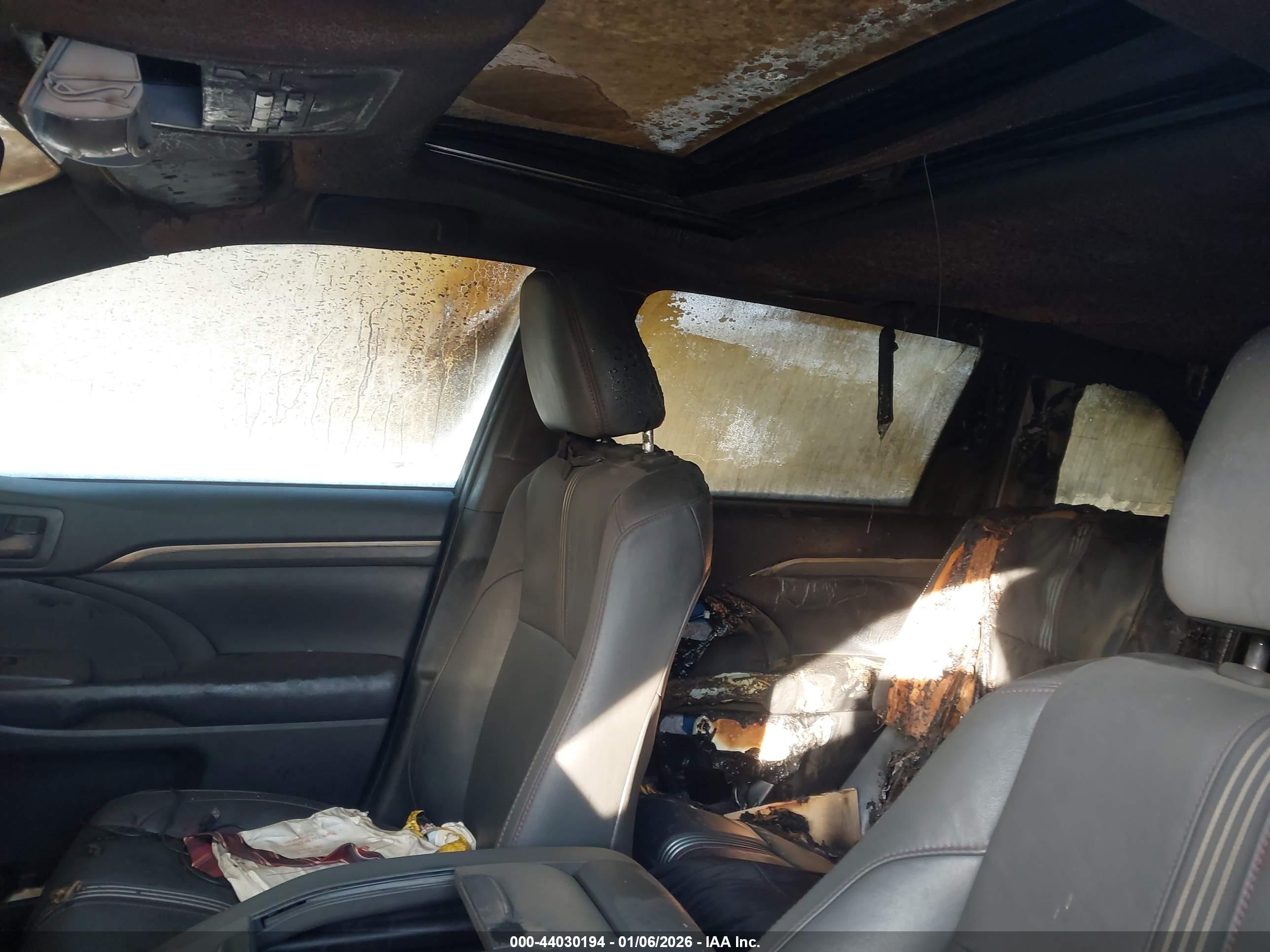 TOYOTA HIGHLANDER image 6