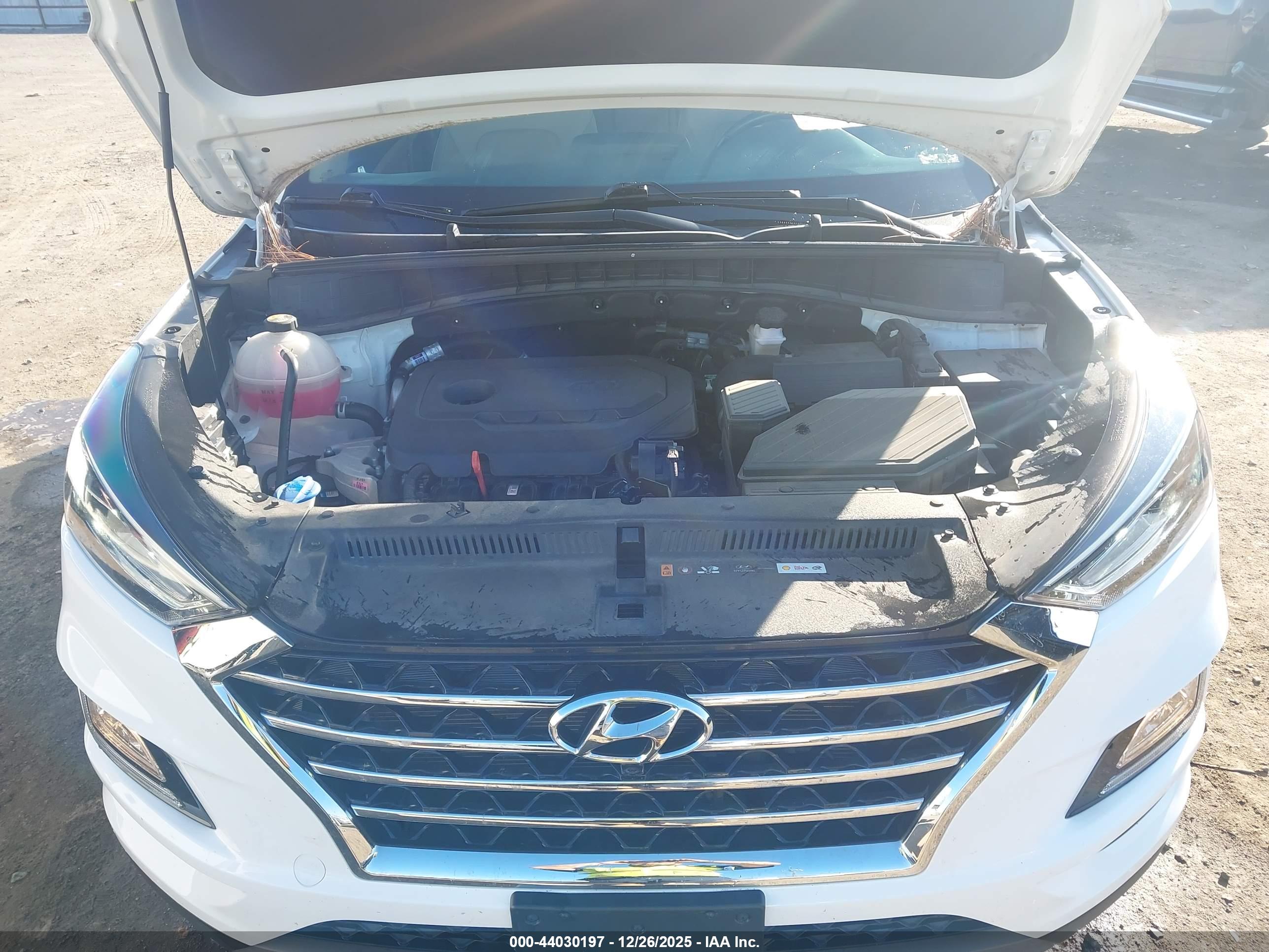 HYUNDAI TUCSON image 10