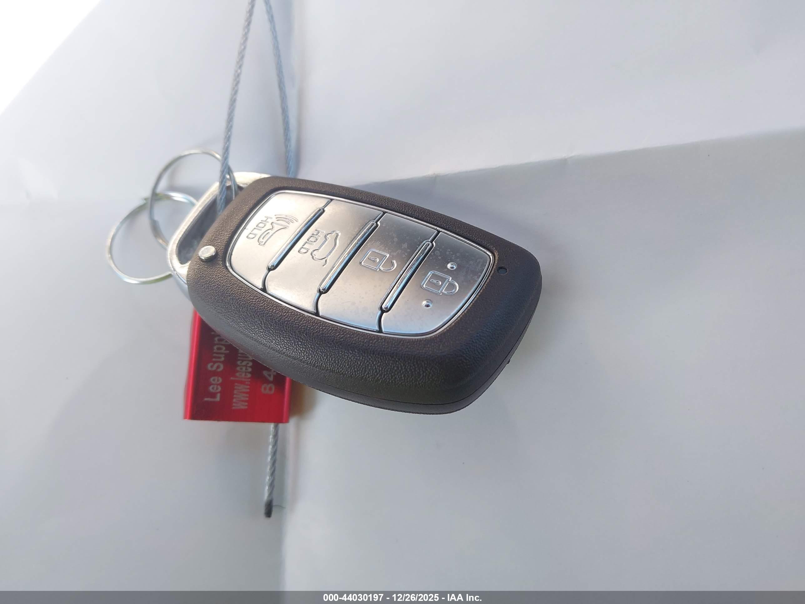 HYUNDAI TUCSON image 11
