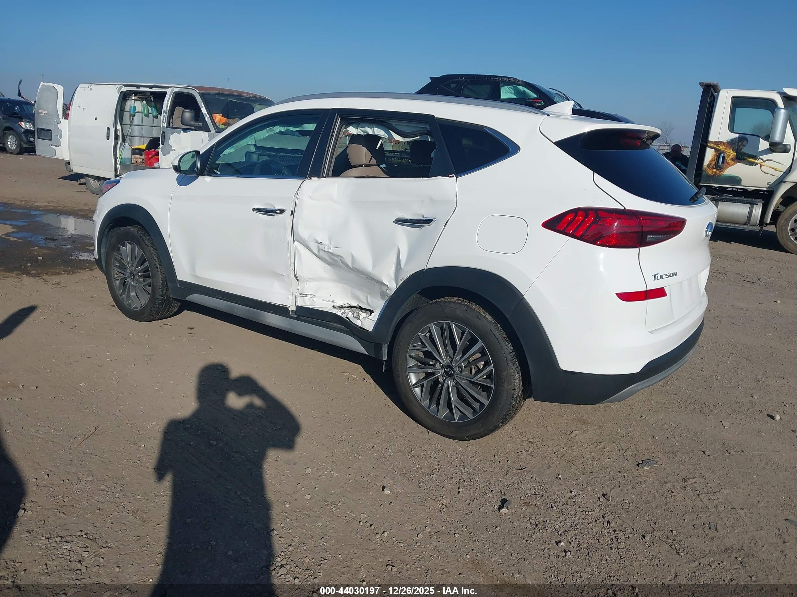 HYUNDAI TUCSON image 3