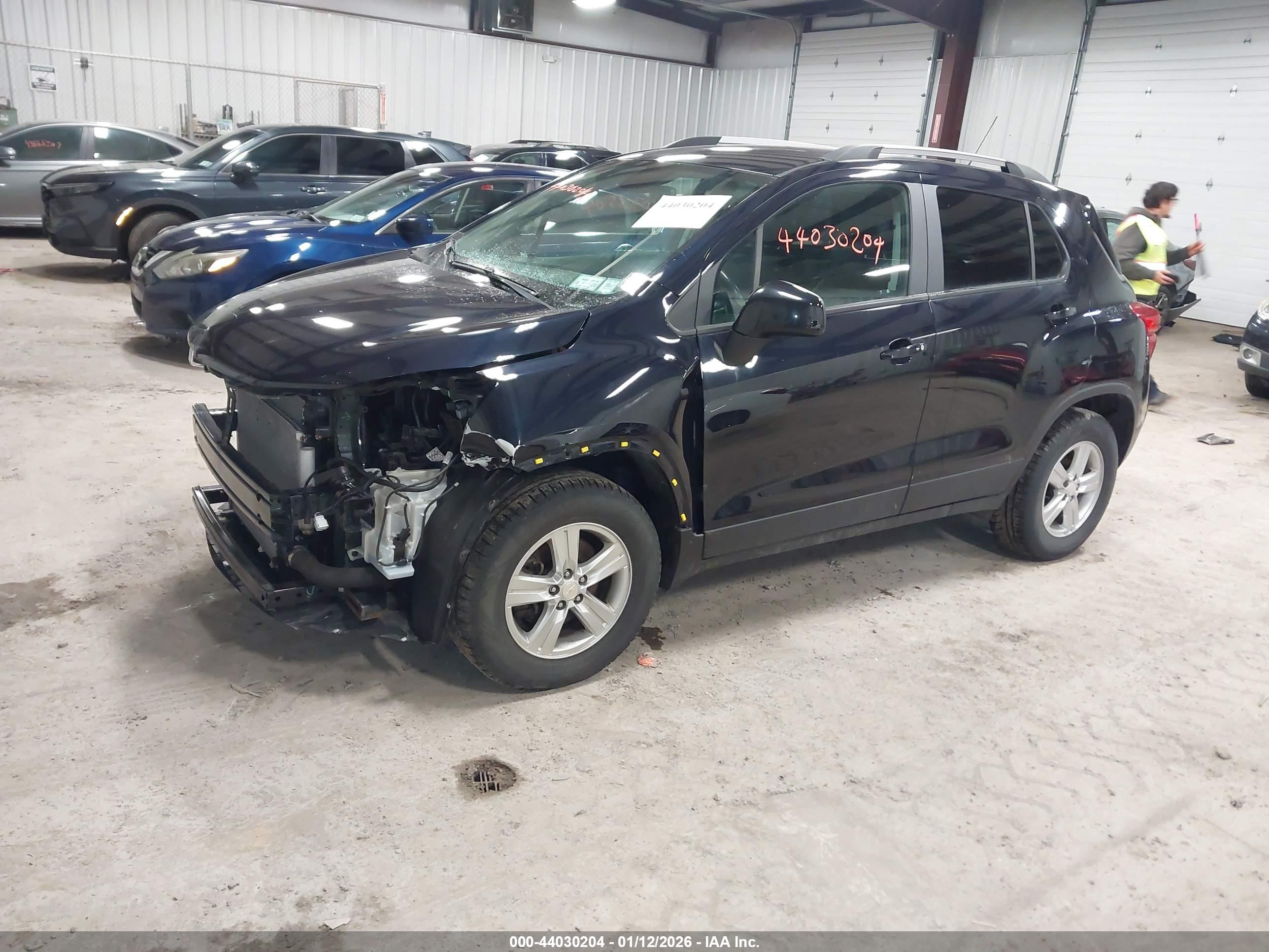 CHEVROLET TRAX image 2