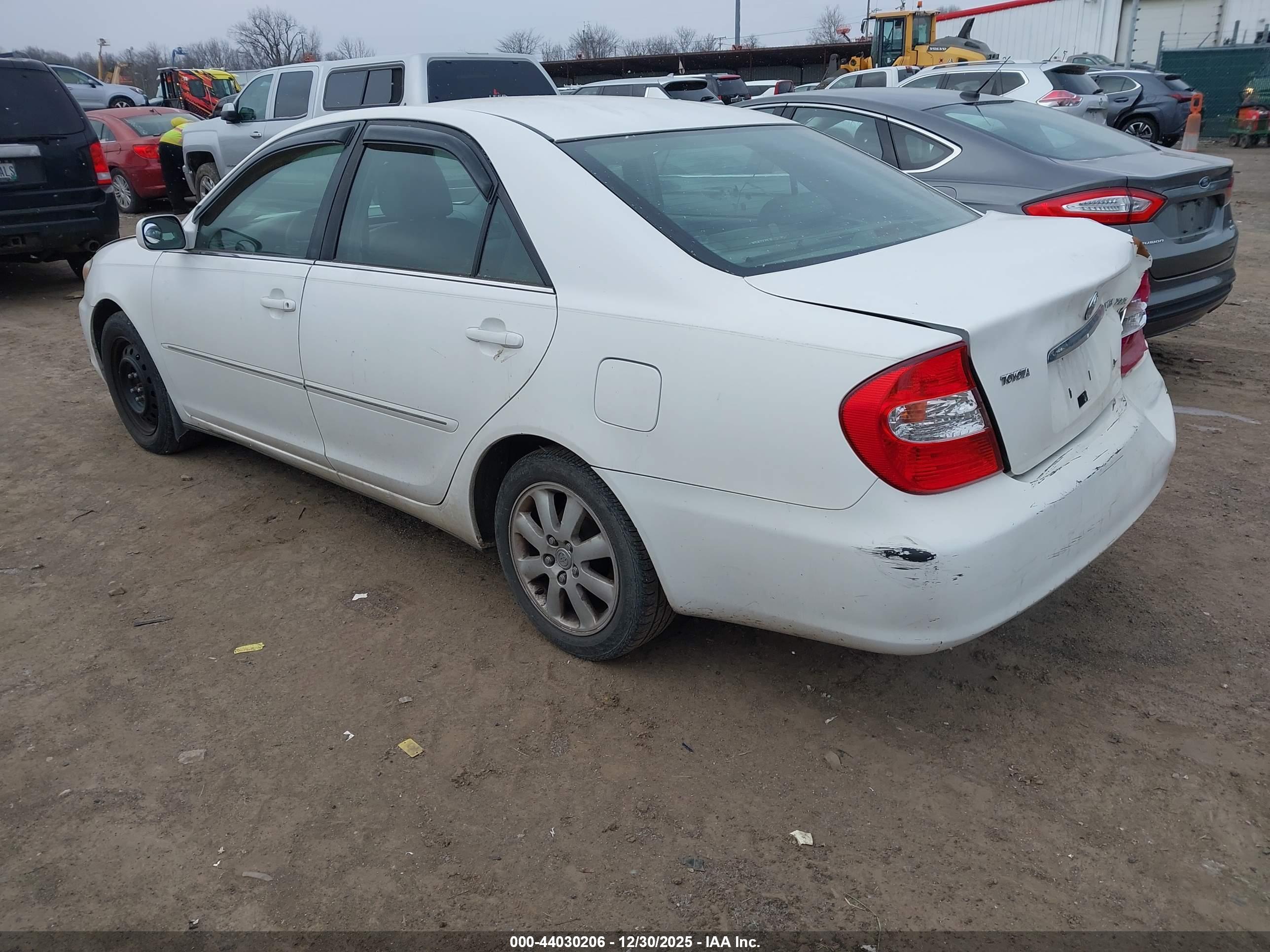 TOYOTA CAMRY image 3