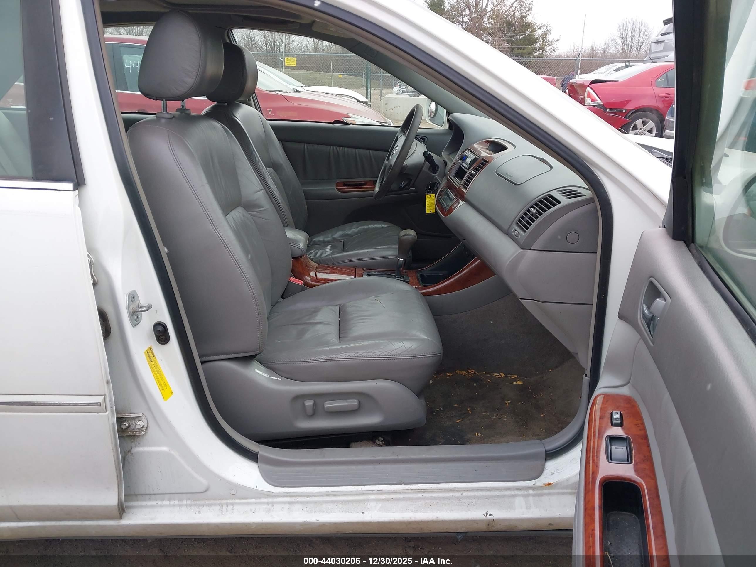 TOYOTA CAMRY image 5
