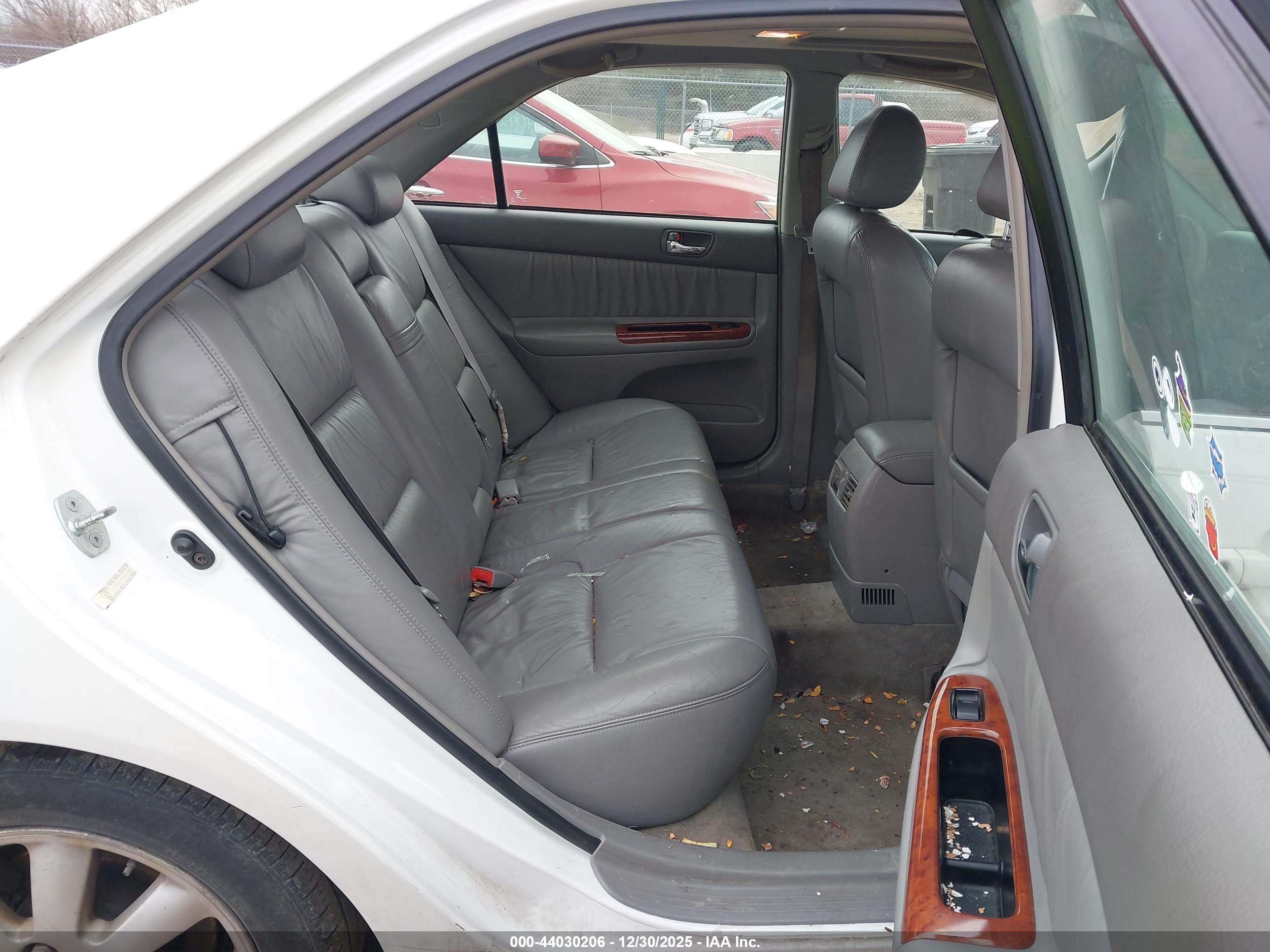 TOYOTA CAMRY image 8