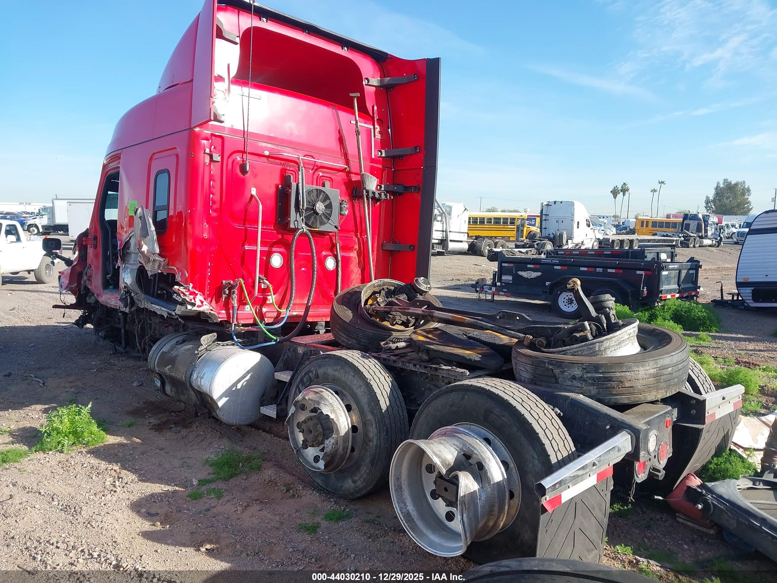 FREIGHTLINER NEW image 3