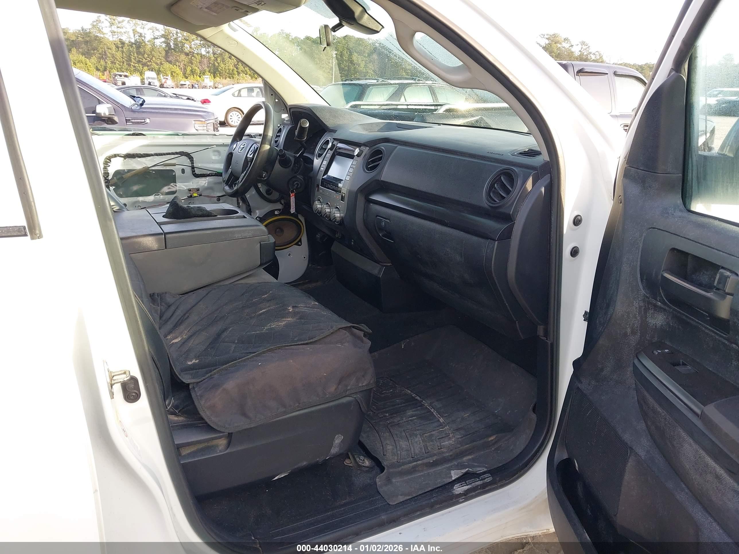 TOYOTA TUNDRA image 5
