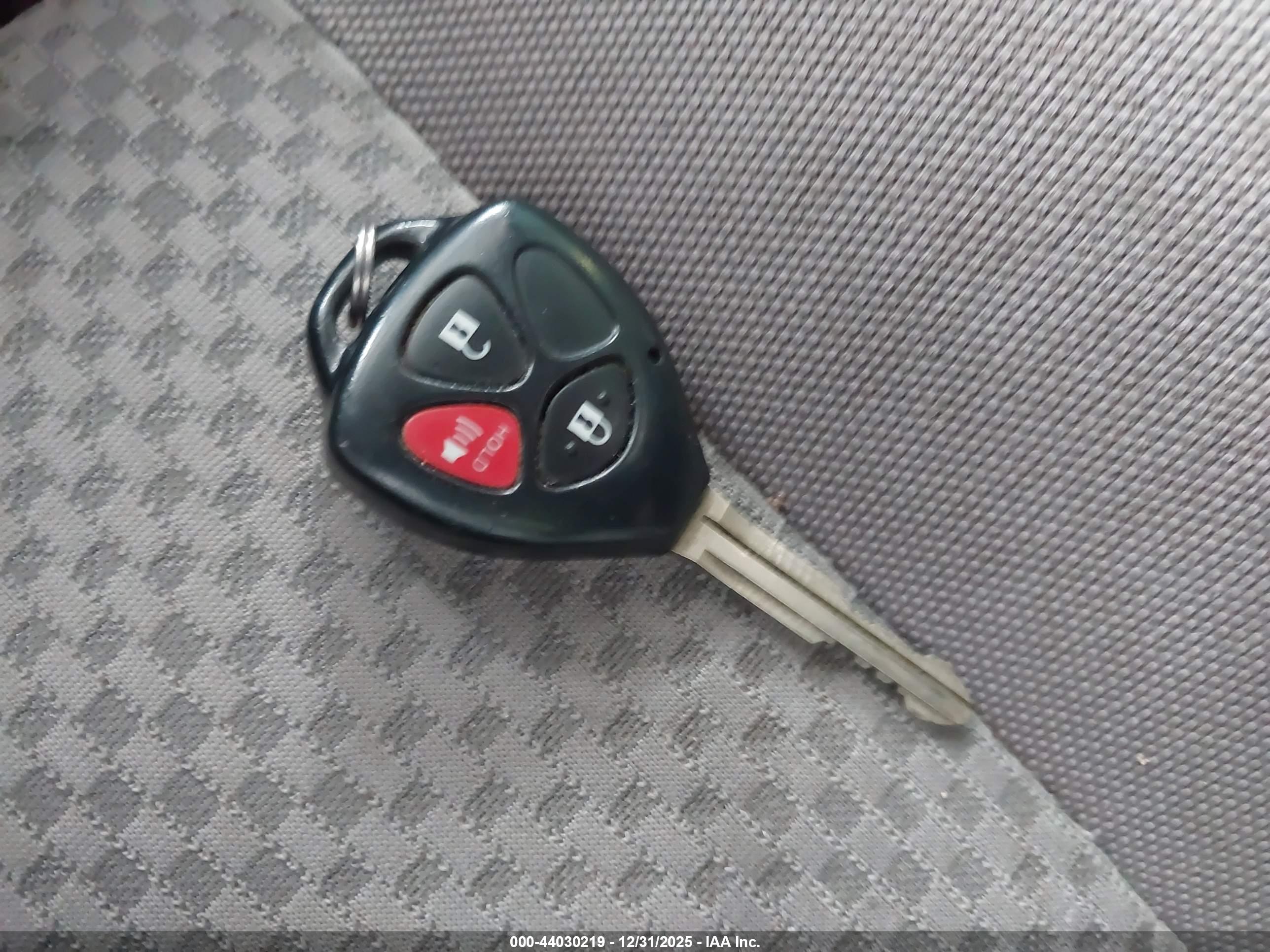 TOYOTA RAV4 image 11