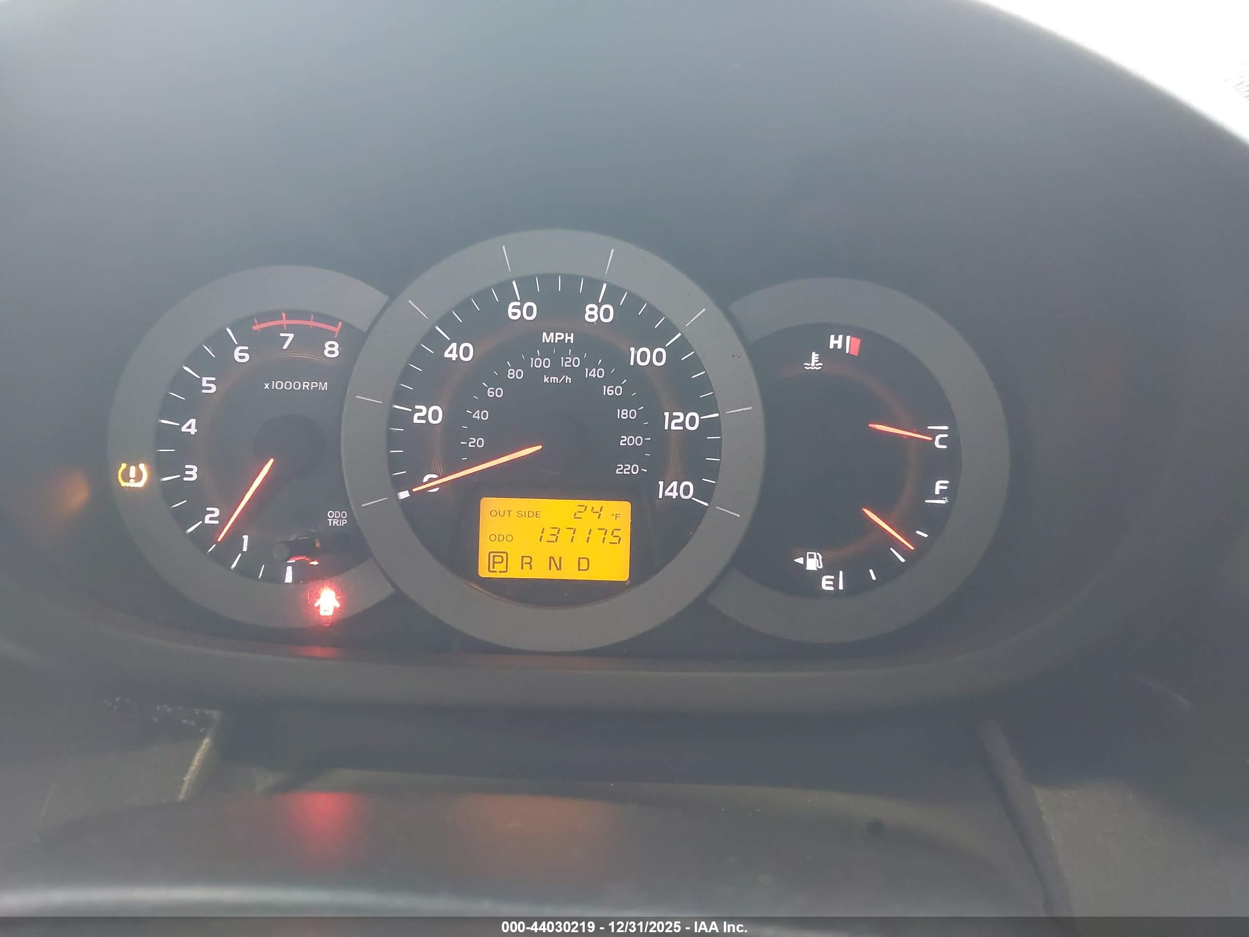 TOYOTA RAV4 image 7