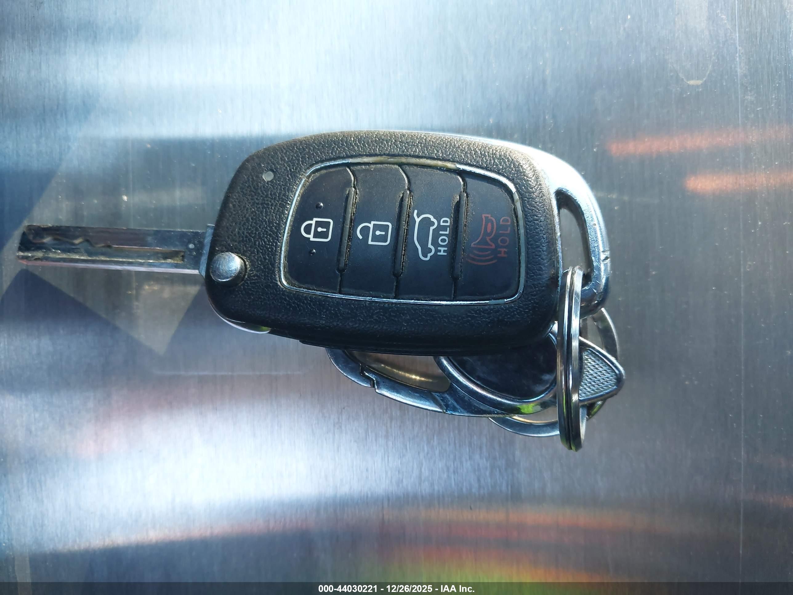 HYUNDAI SANTA image 11