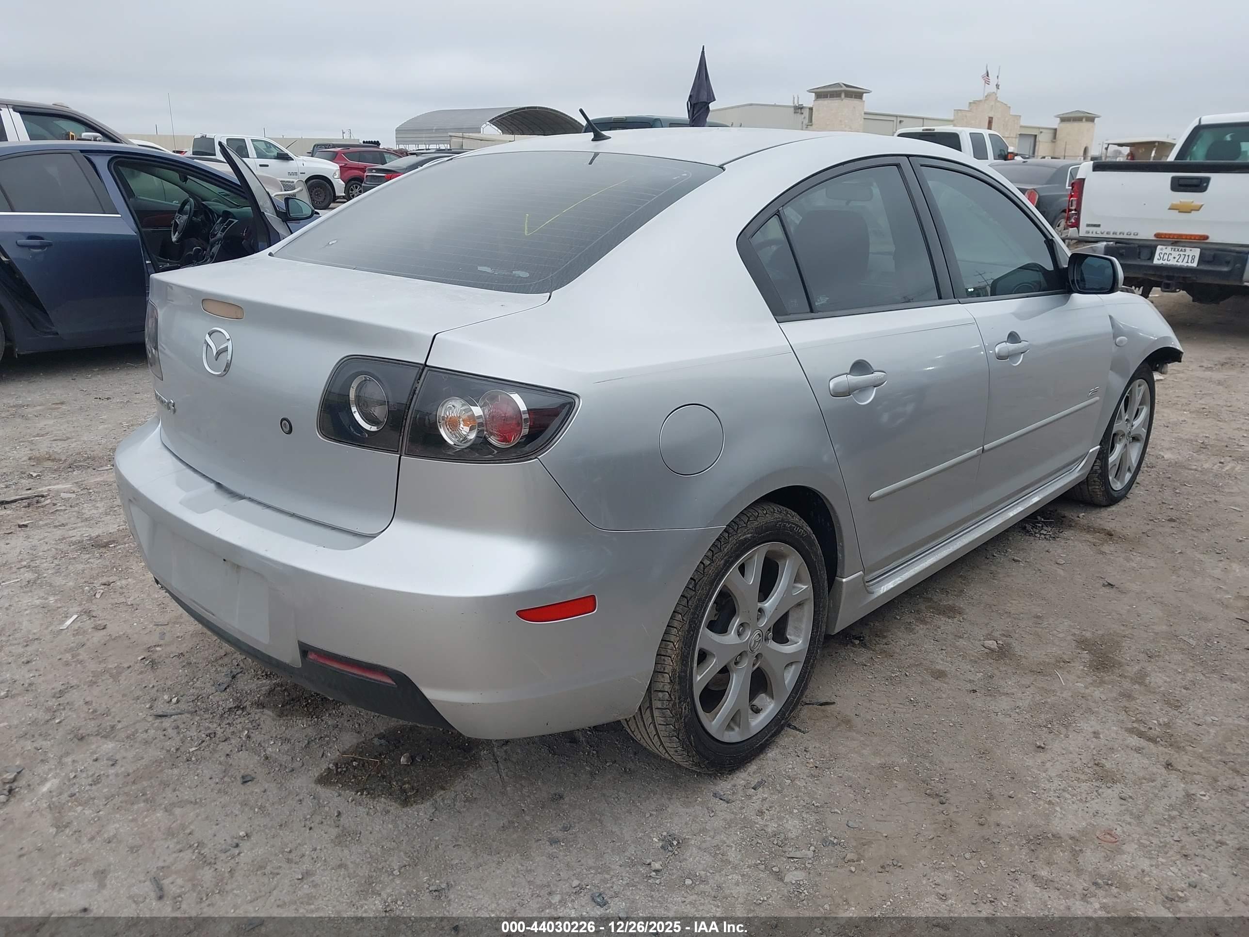 MAZDA MAZDA3 image 4