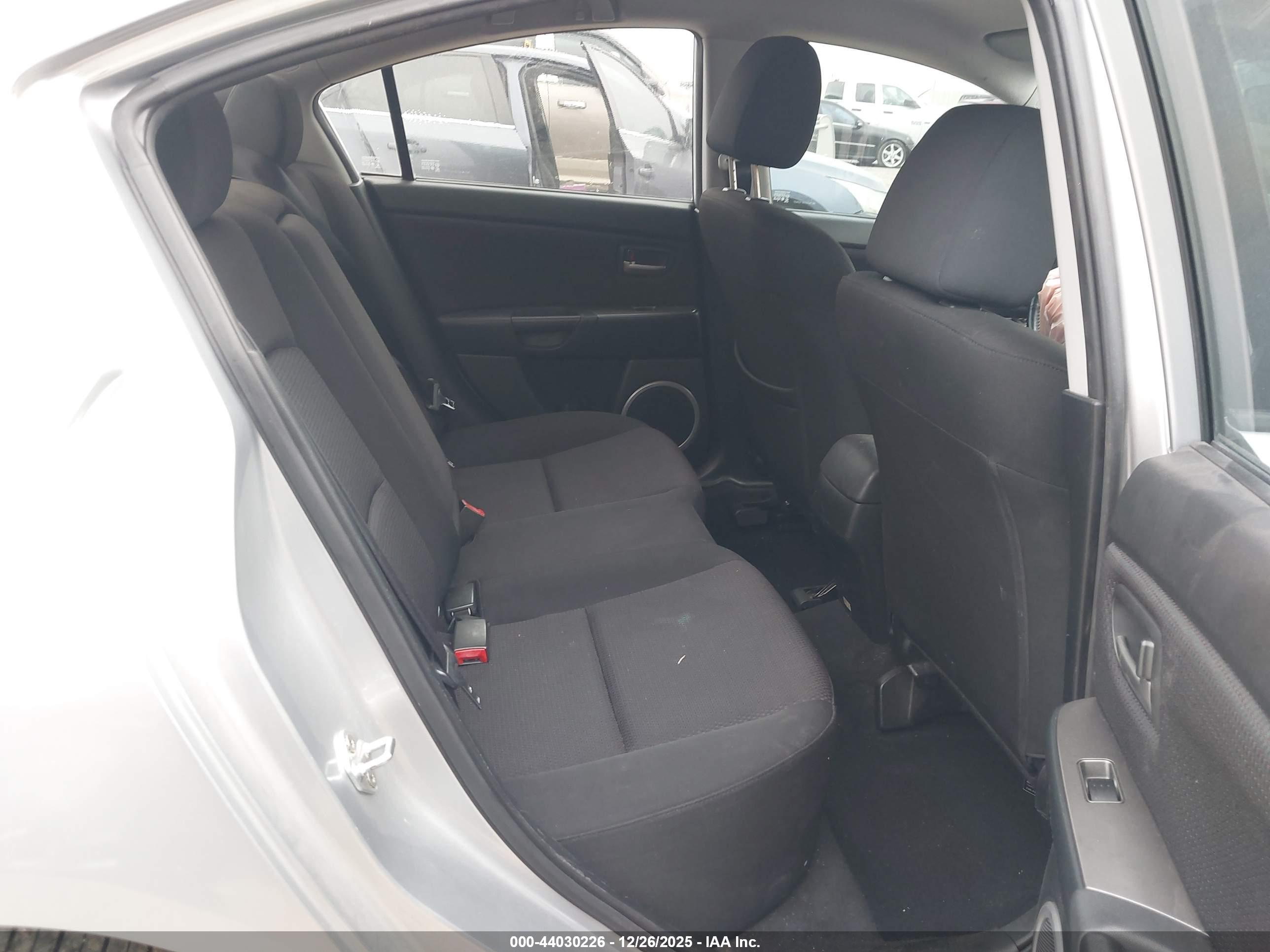 MAZDA MAZDA3 image 8