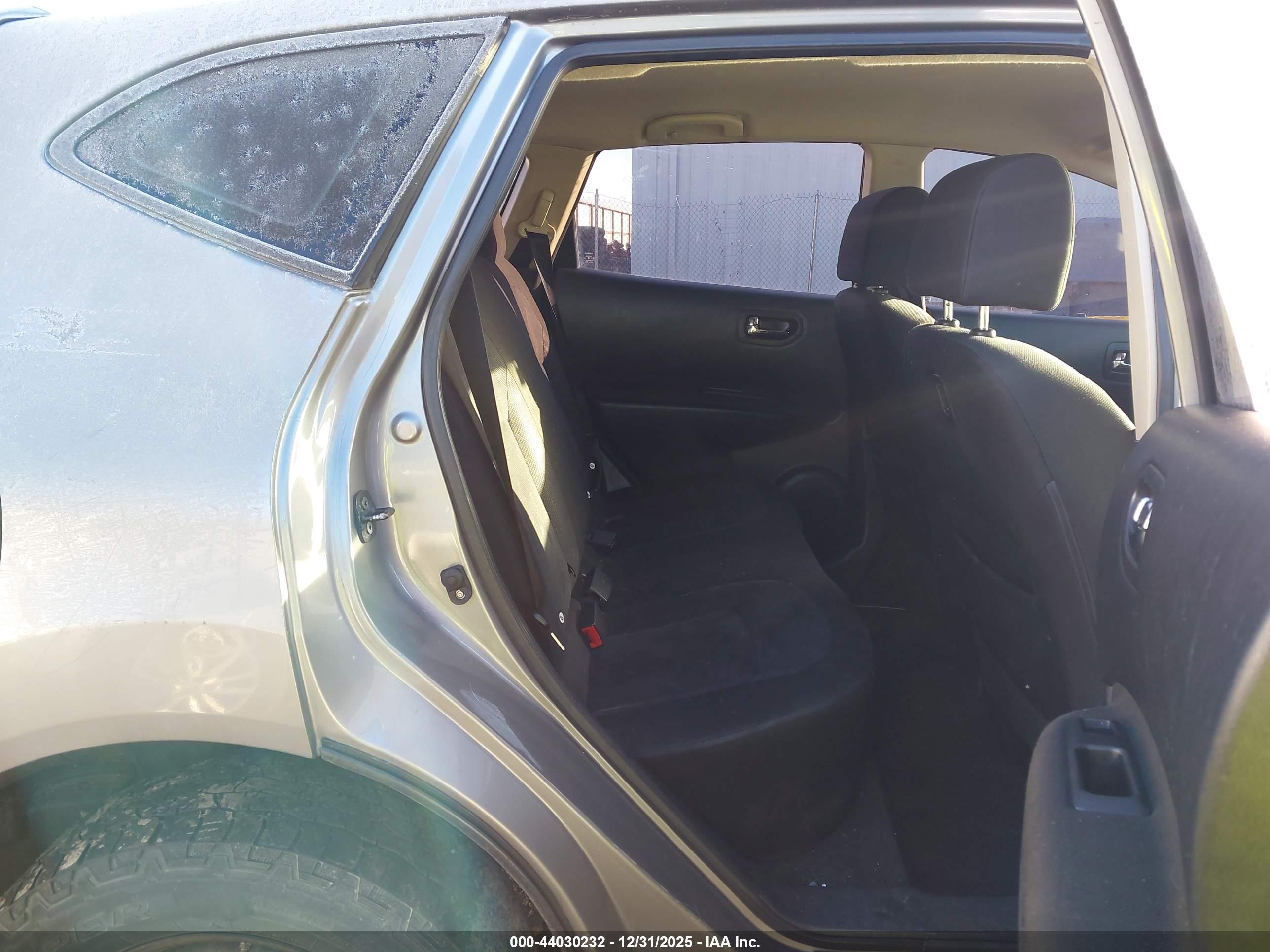 NISSAN ROGUE image 8