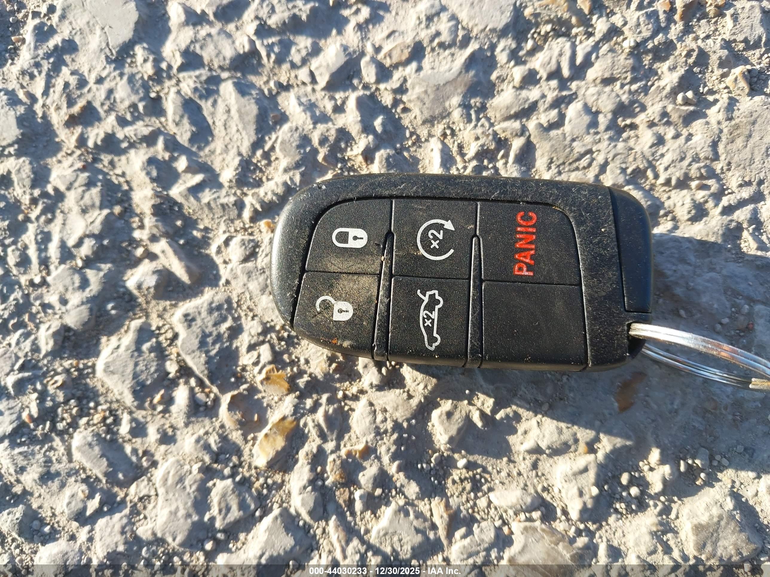 CHRYSLER 200 image 11