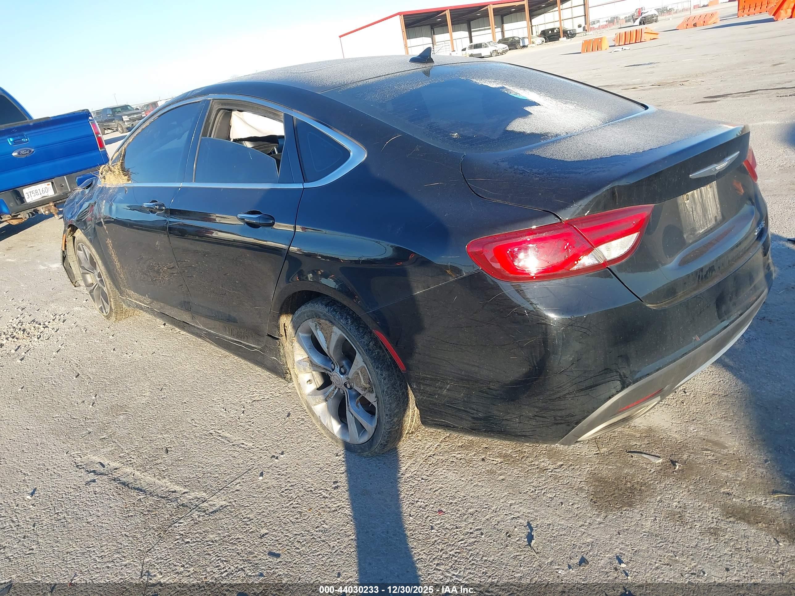 CHRYSLER 200 image 3