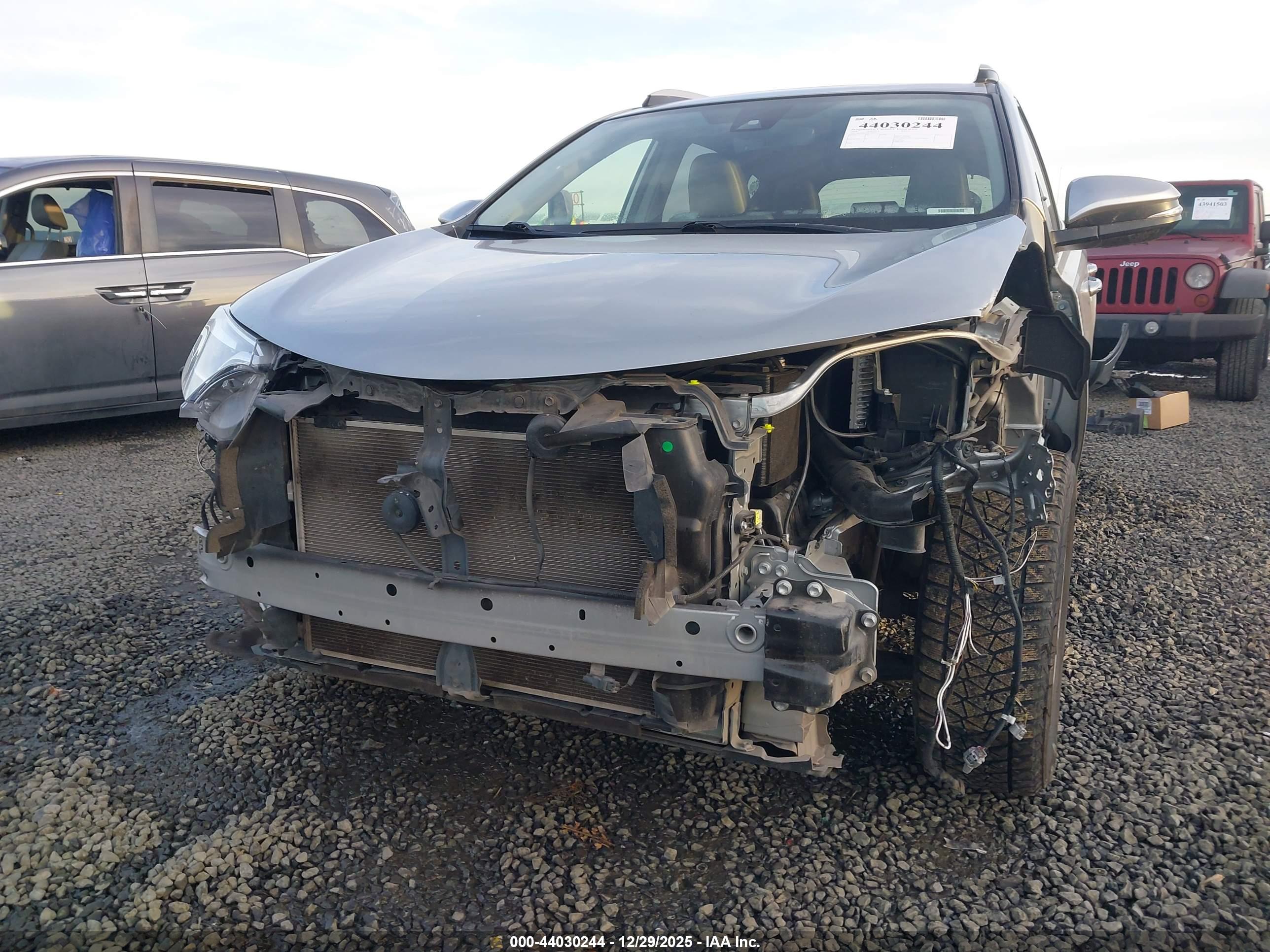 TOYOTA RAV4 image 6