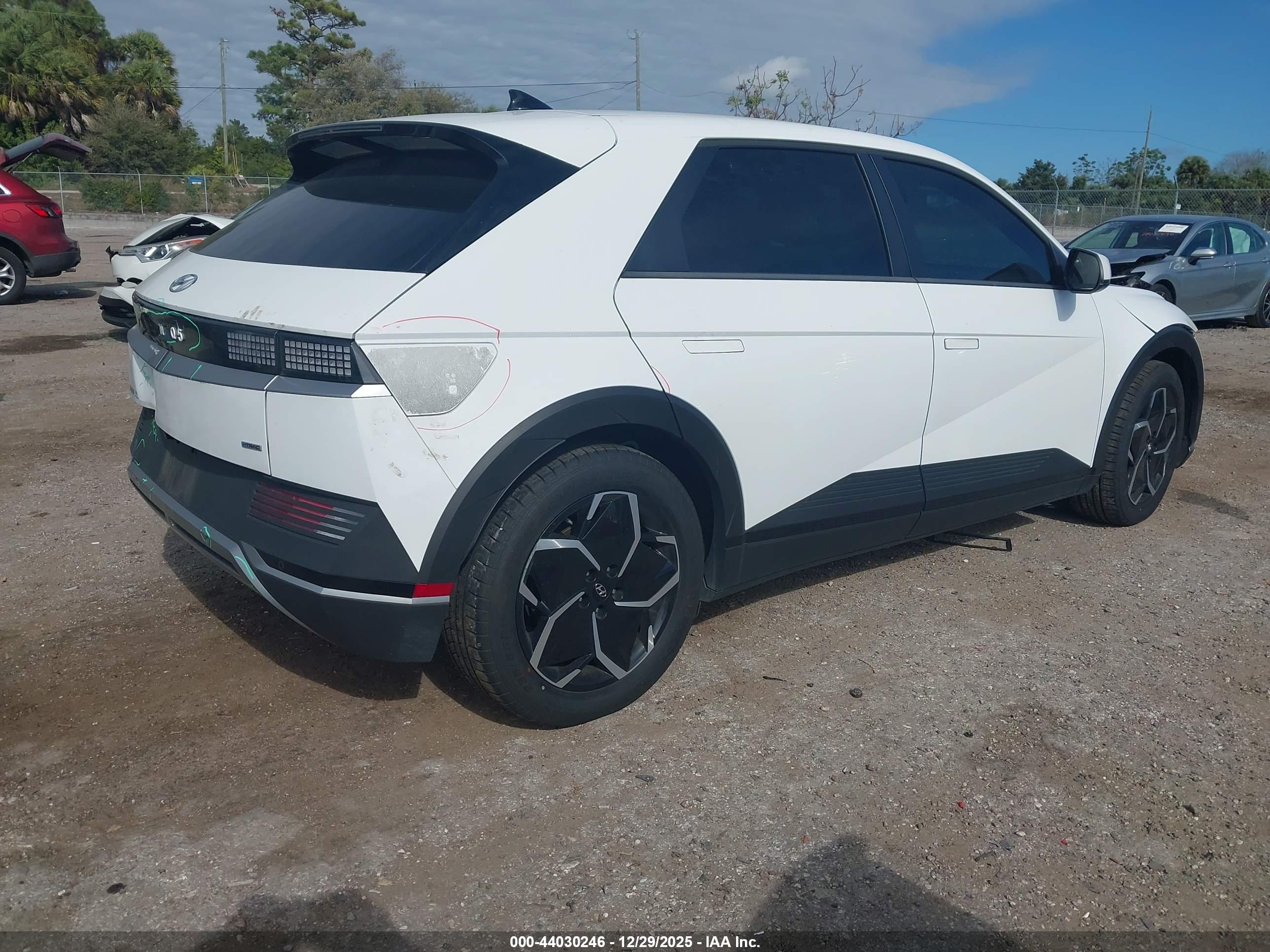HYUNDAI IONIQ image 4