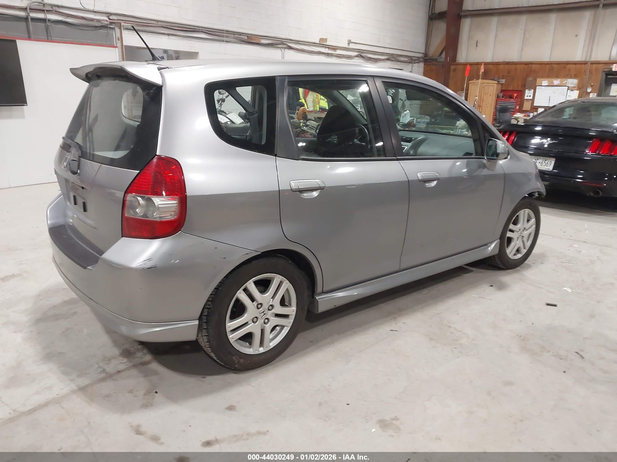 HONDA FIT image 4