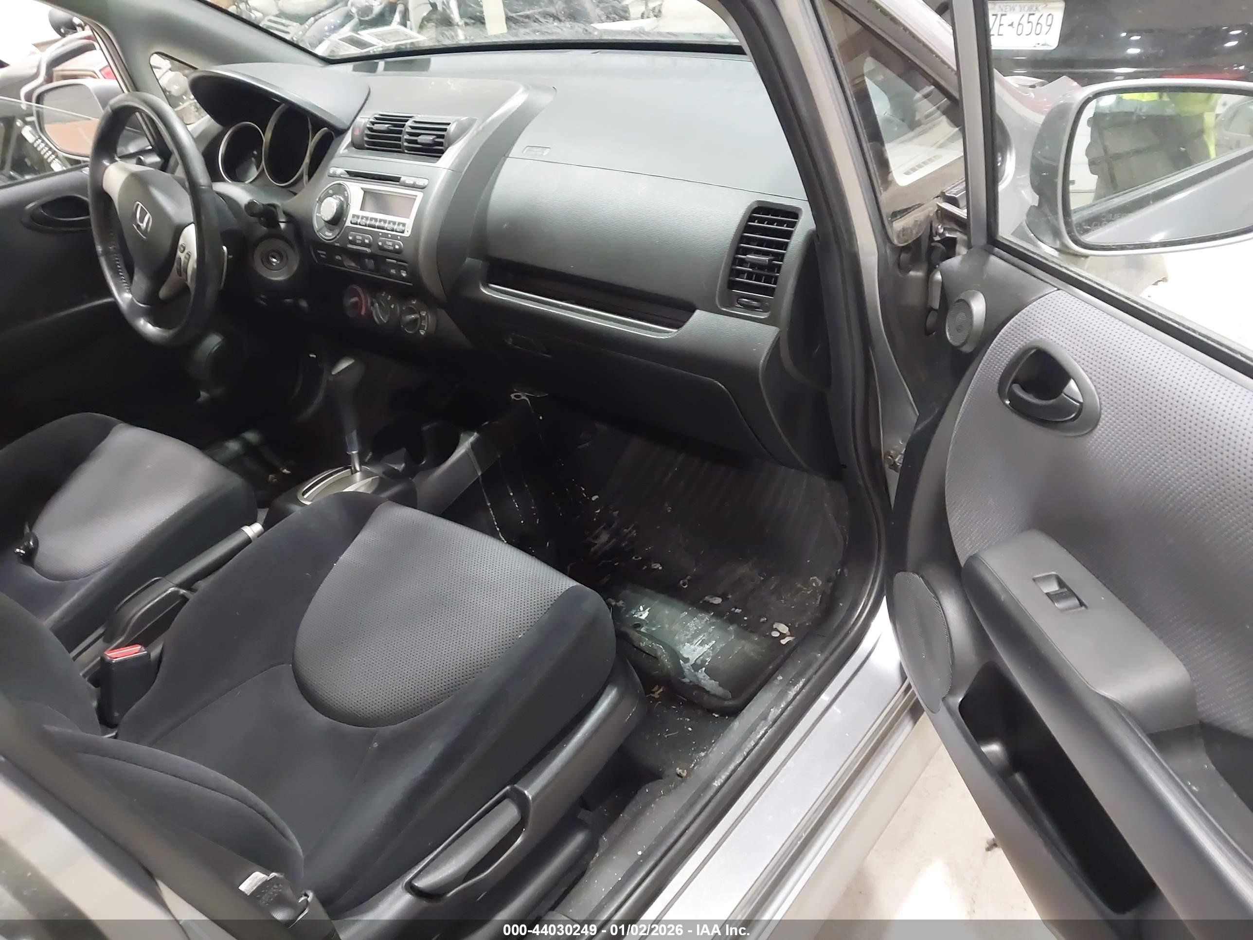 HONDA FIT image 5