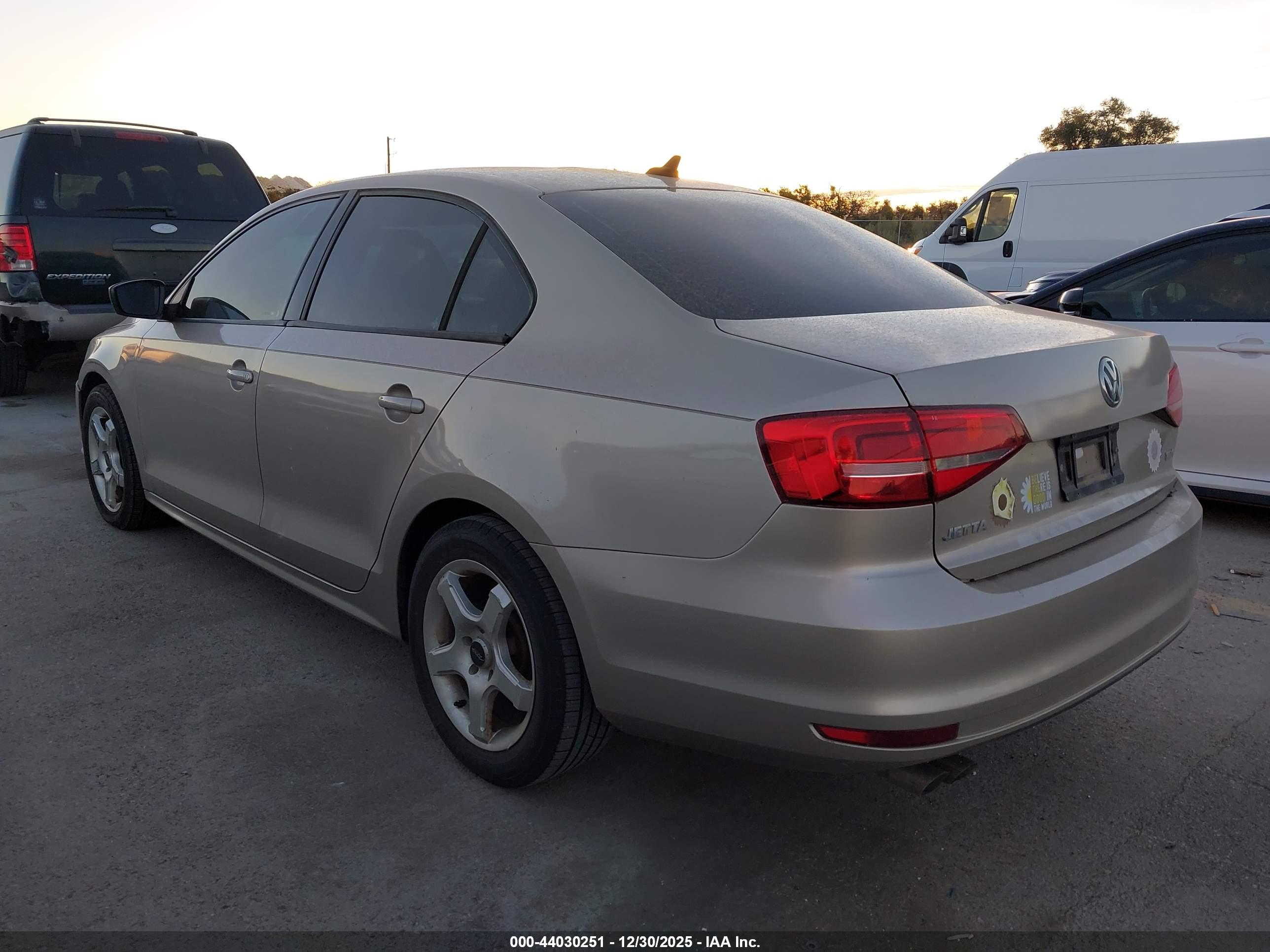 VOLKSWAGEN JETTA image 3