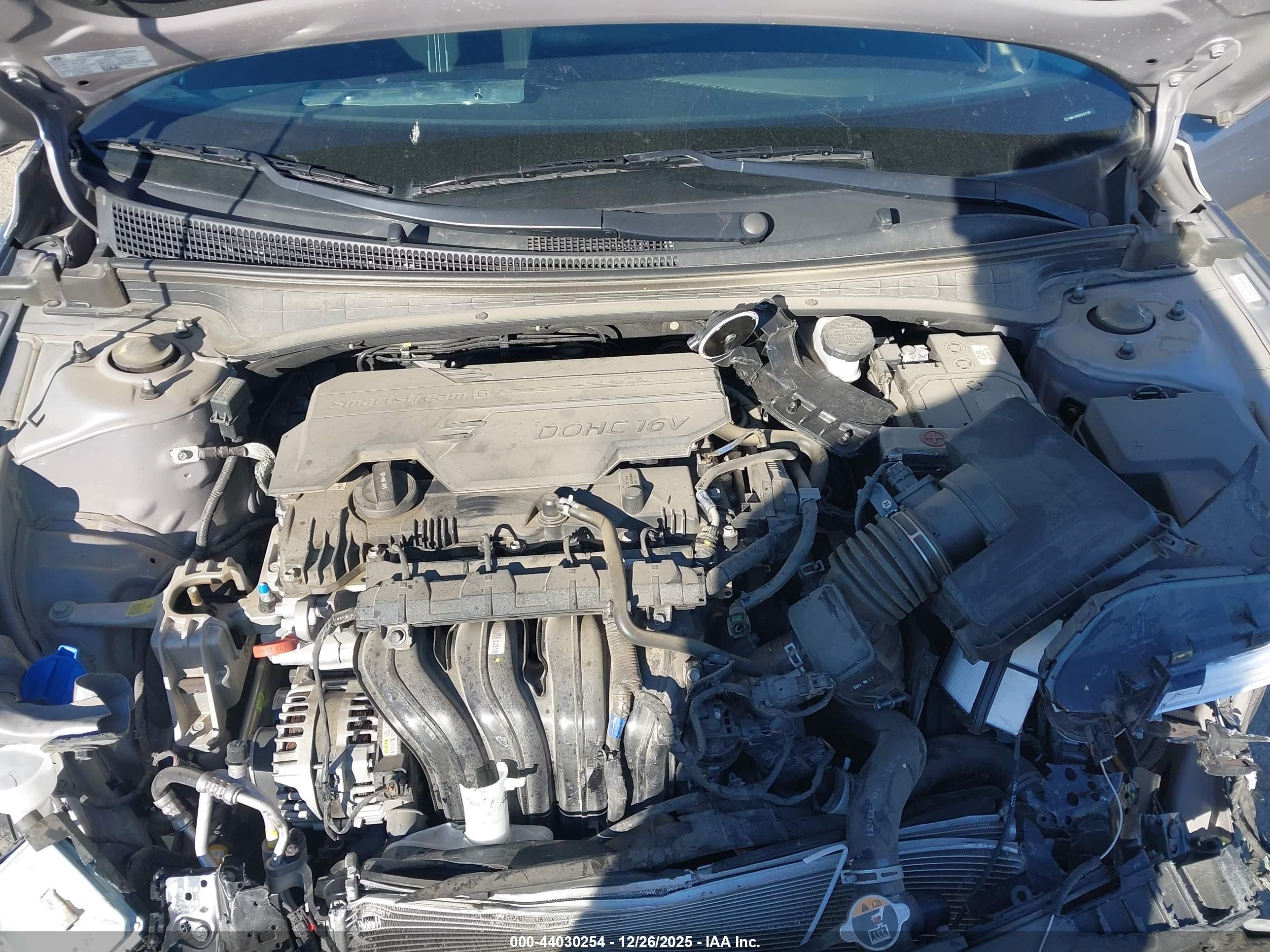 HYUNDAI ELANTRA image 10