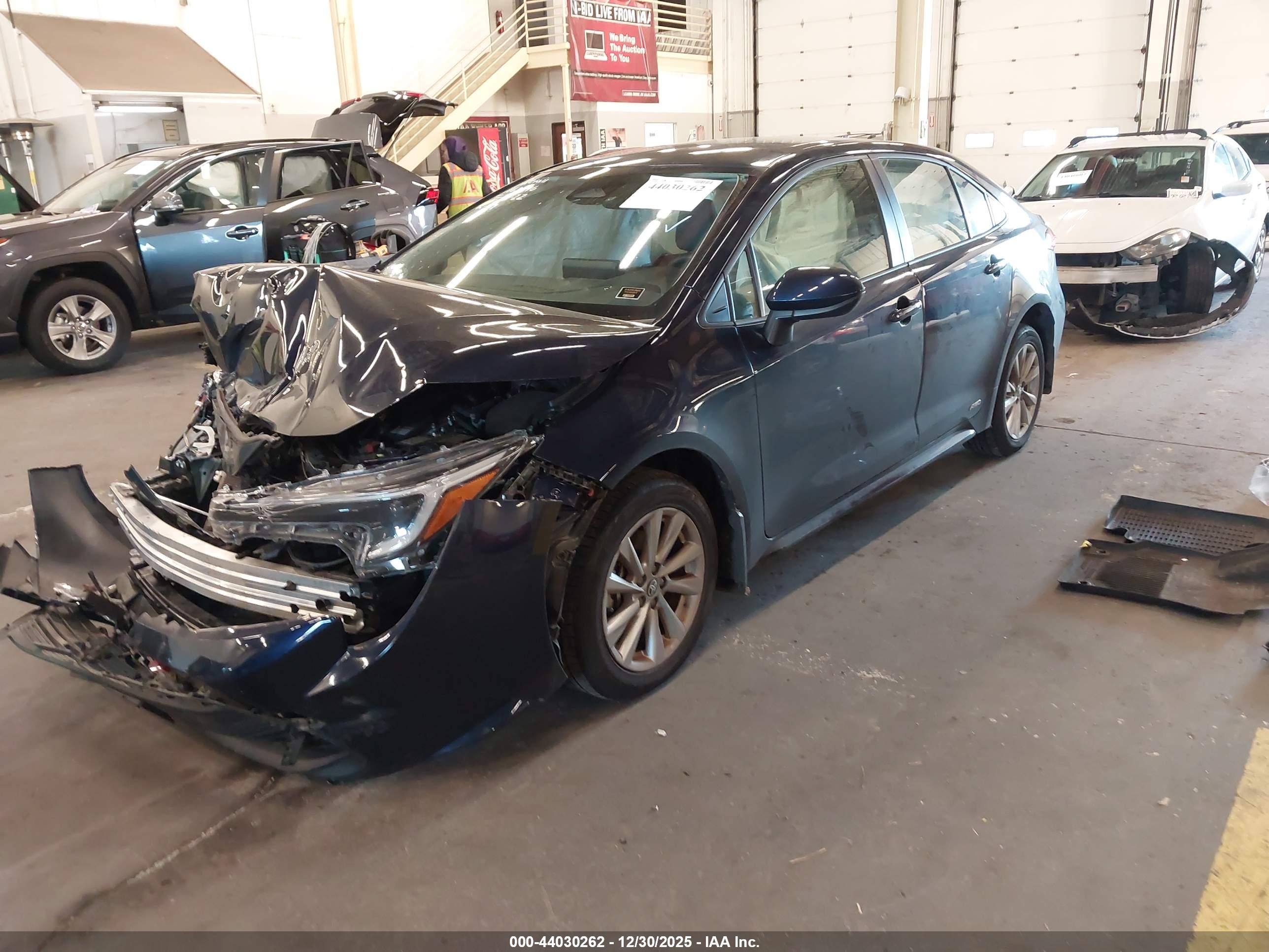 TOYOTA COROLLA image 2