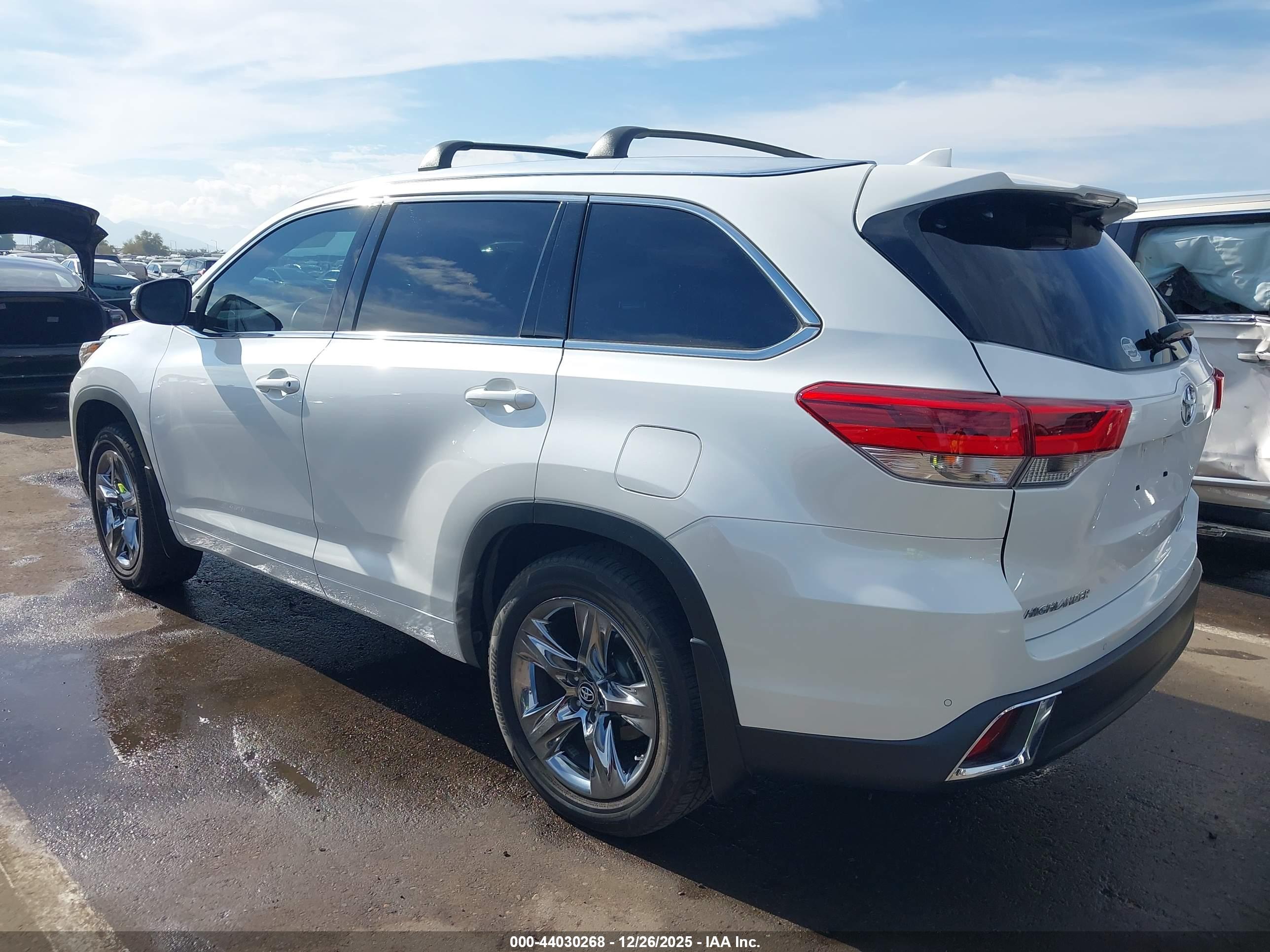 TOYOTA HIGHLANDER image 3