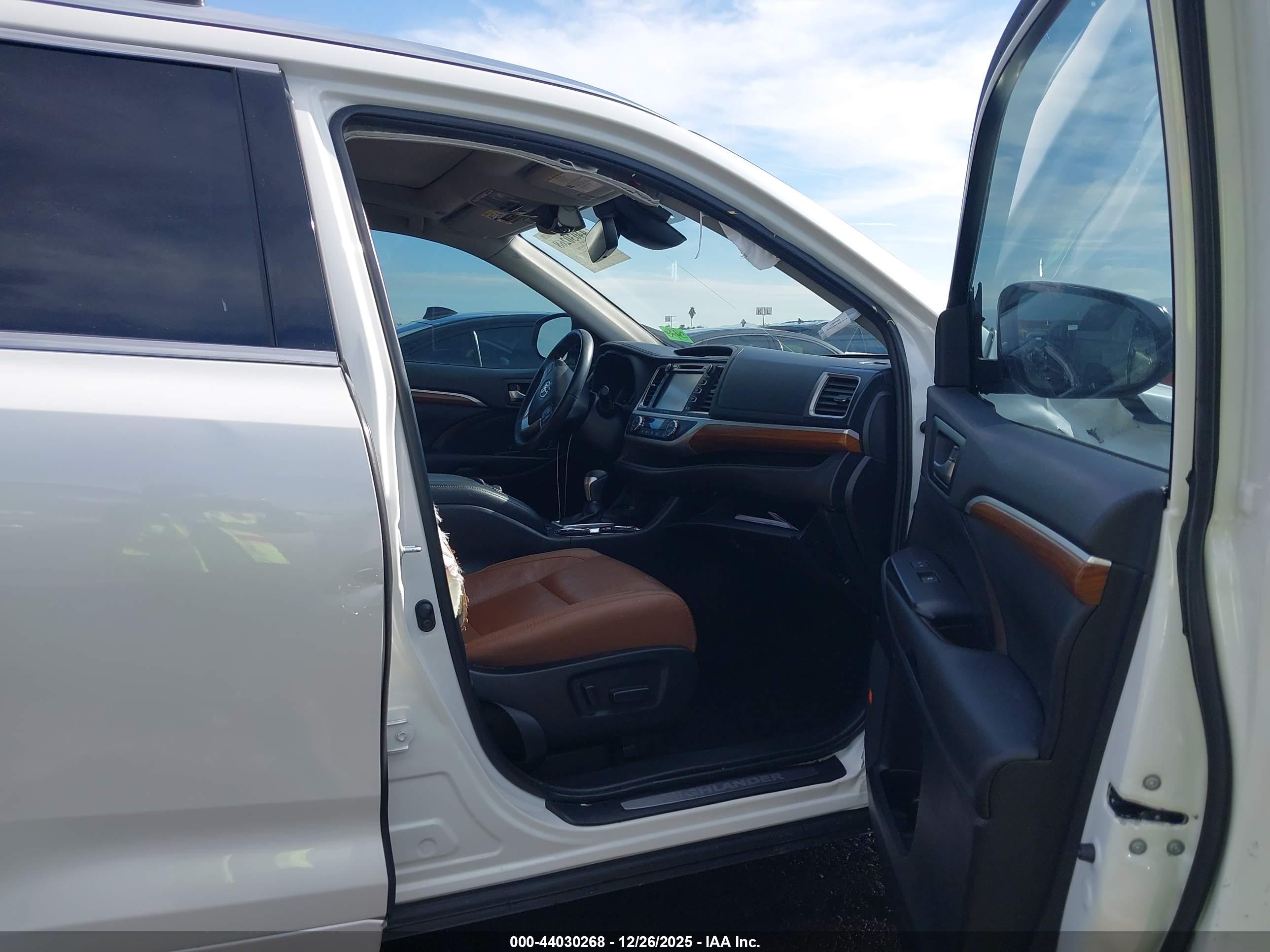 TOYOTA HIGHLANDER image 5