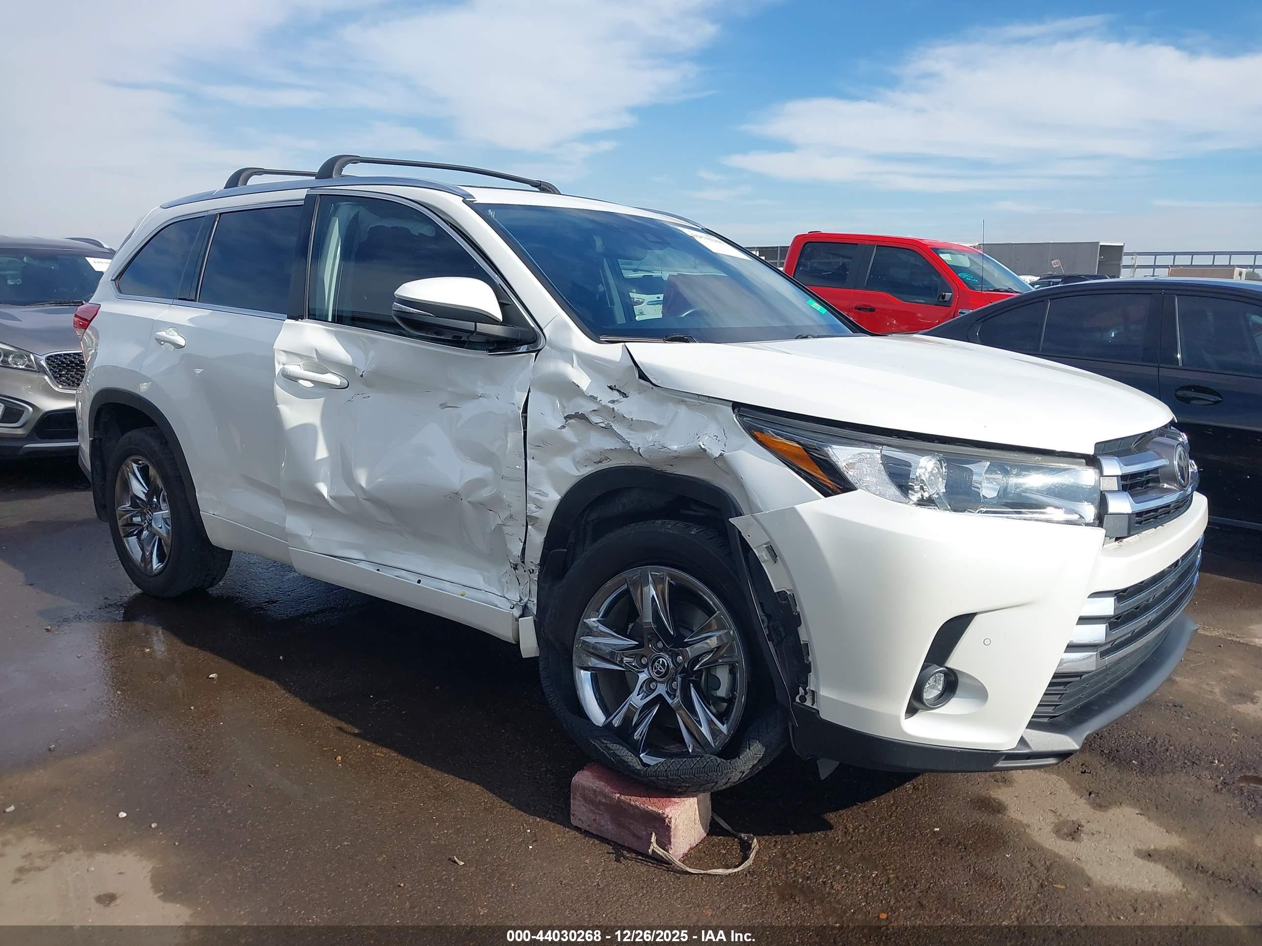 TOYOTA HIGHLANDER image 6
