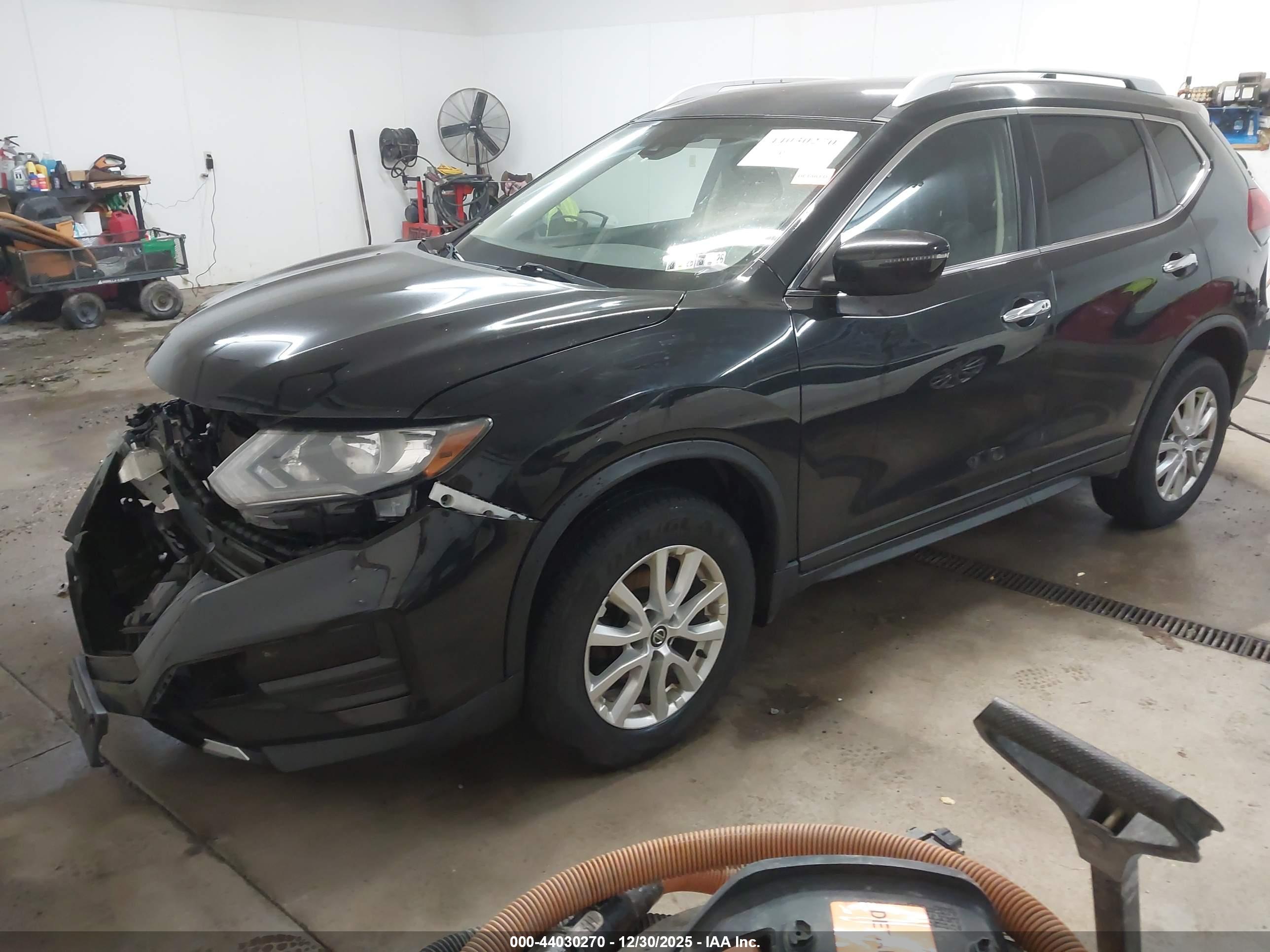 NISSAN ROGUE image 2