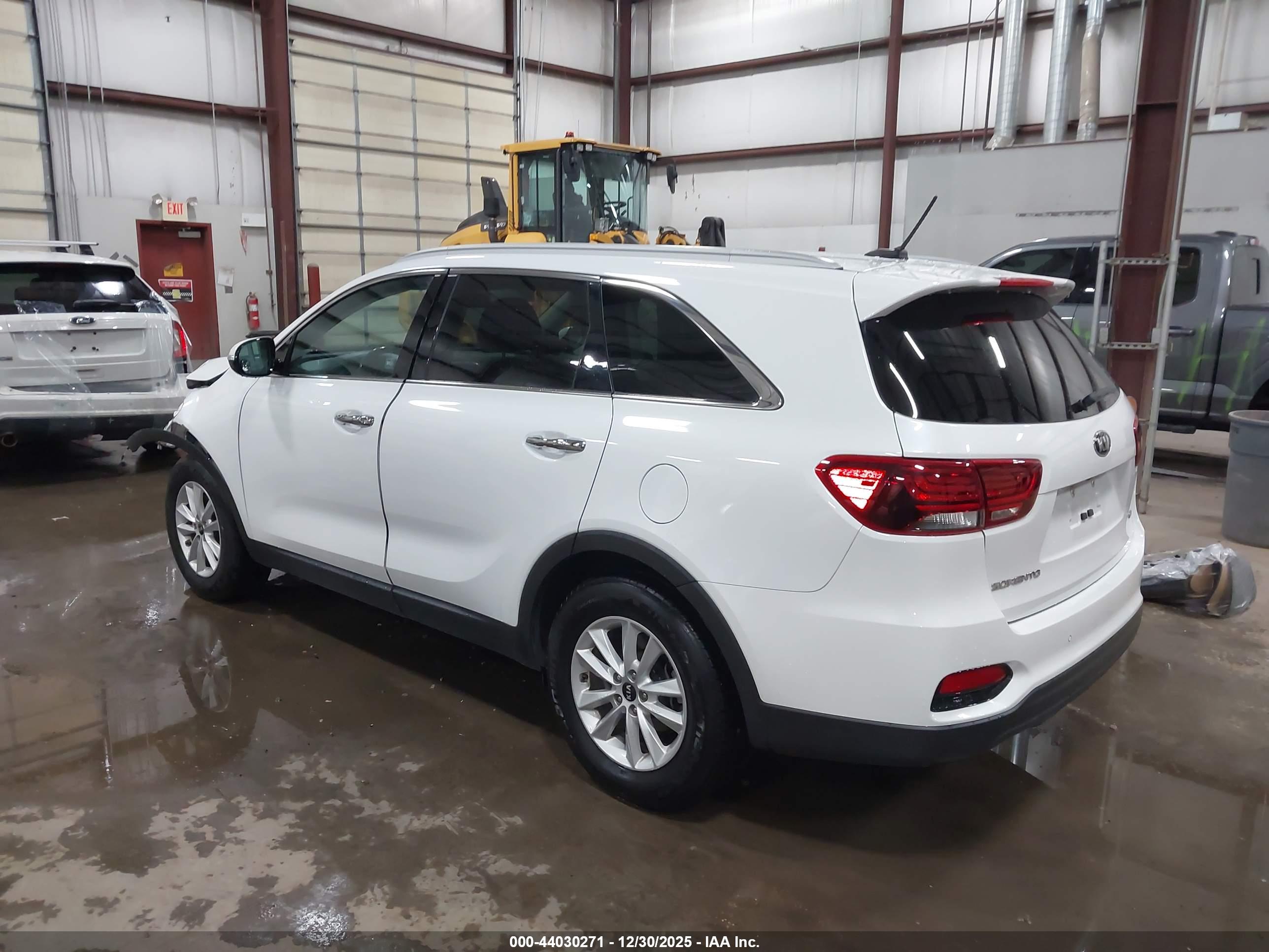KIA SORENTO image 3