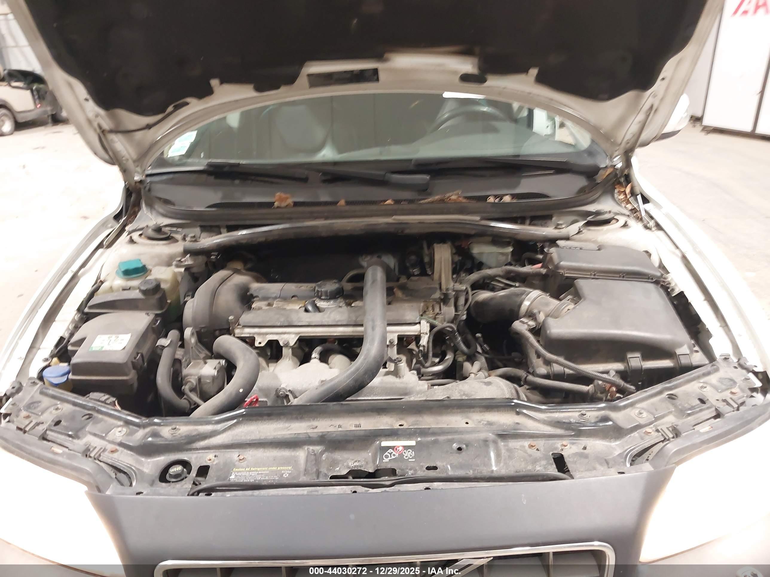 VOLVO XC70 image 10