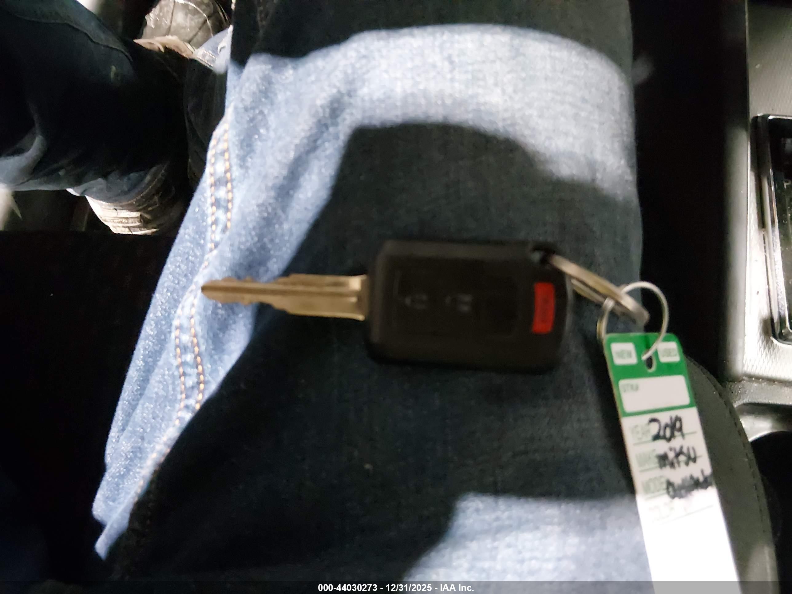 MITSUBISHI OUTLANDER image 11