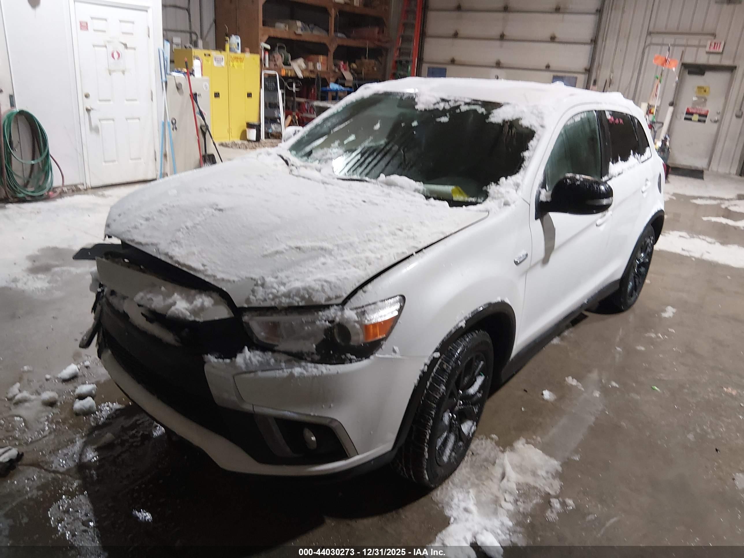 MITSUBISHI OUTLANDER image 2
