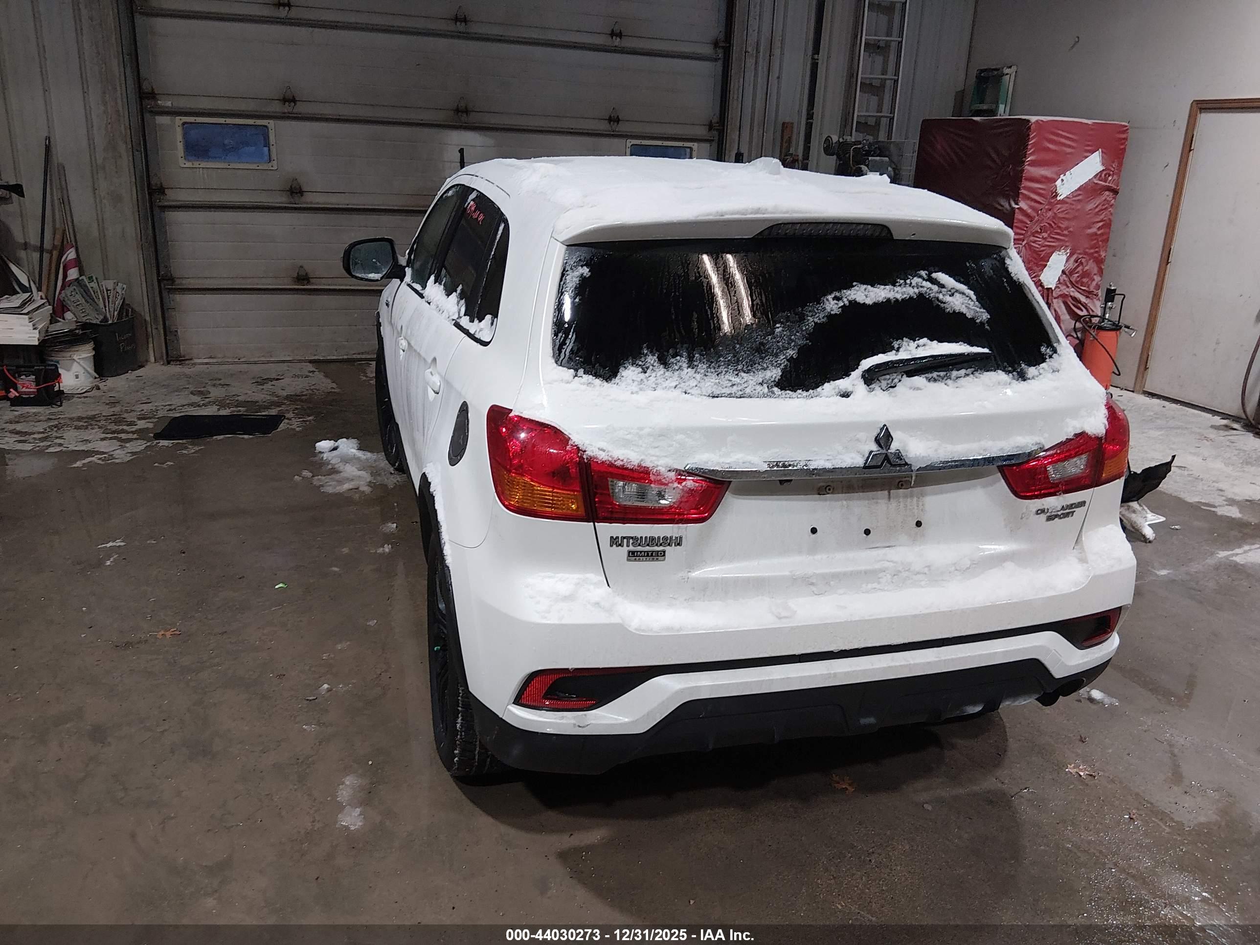 MITSUBISHI OUTLANDER image 3