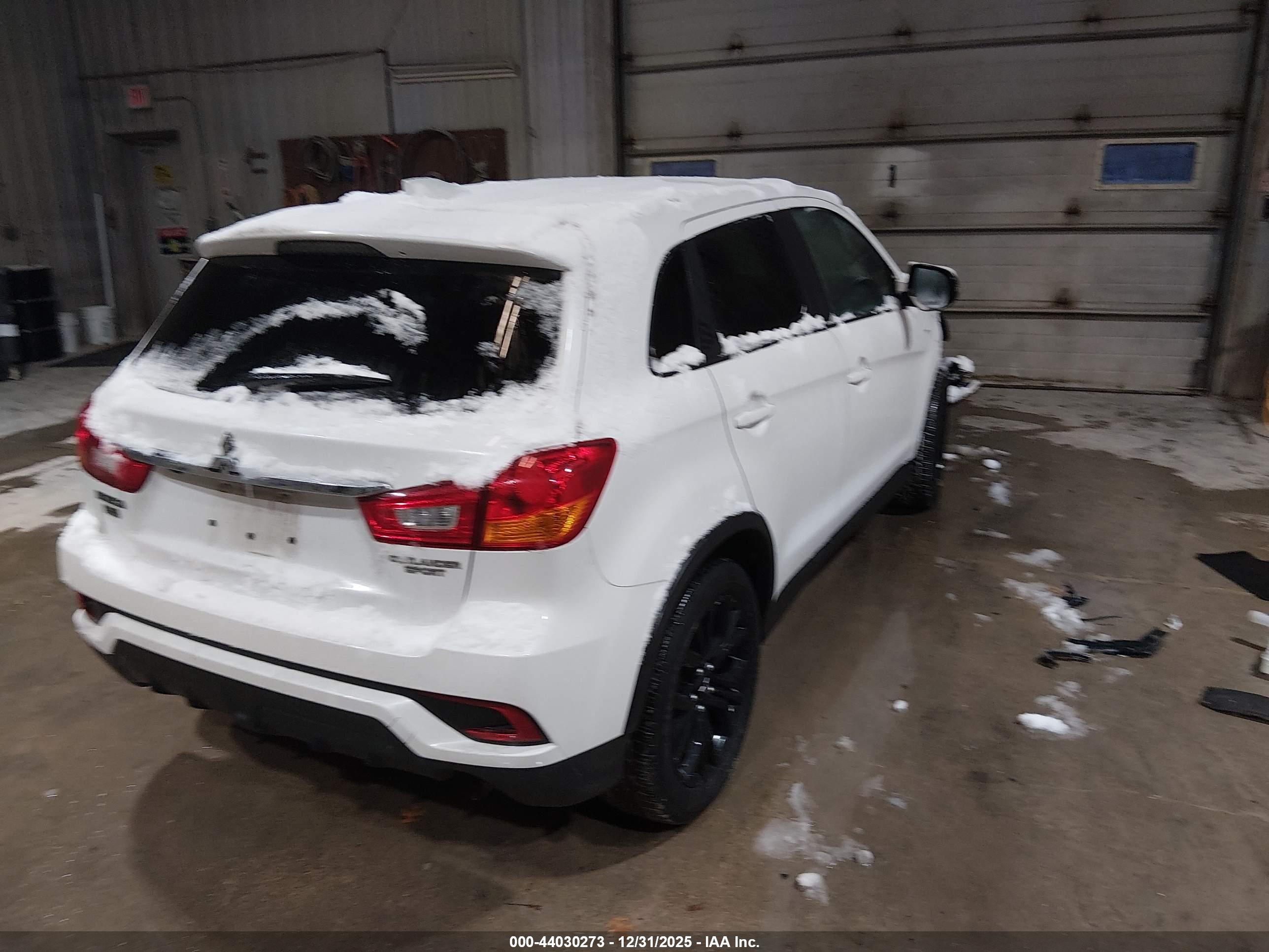 MITSUBISHI OUTLANDER image 4