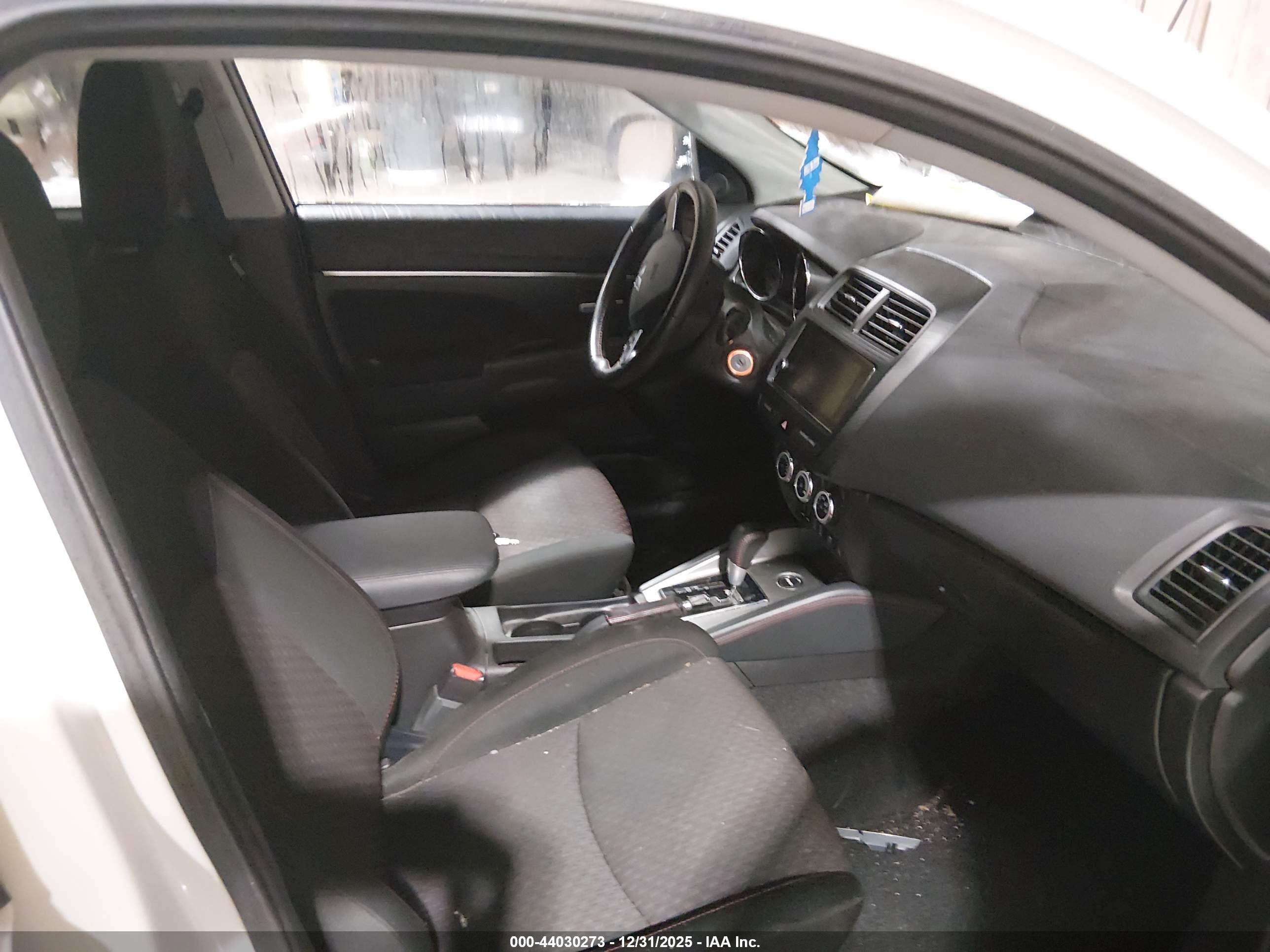 MITSUBISHI OUTLANDER image 5