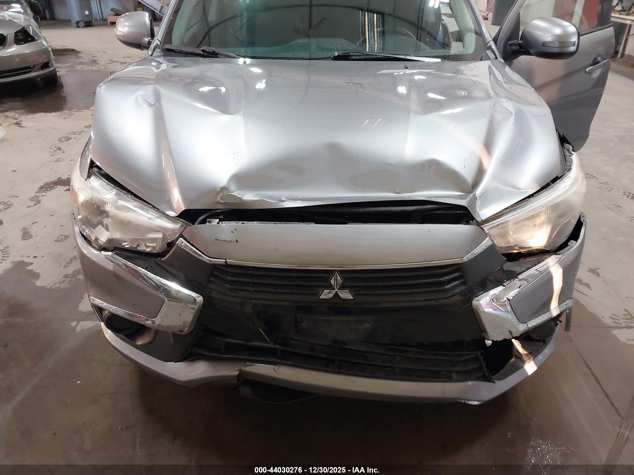 MITSUBISHI OUTLANDER image 6