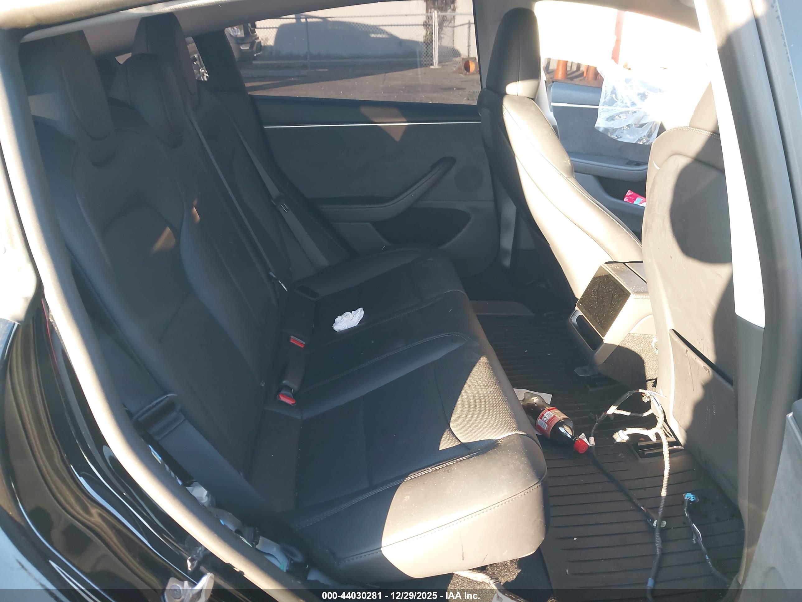 TESLA MODEL image 8
