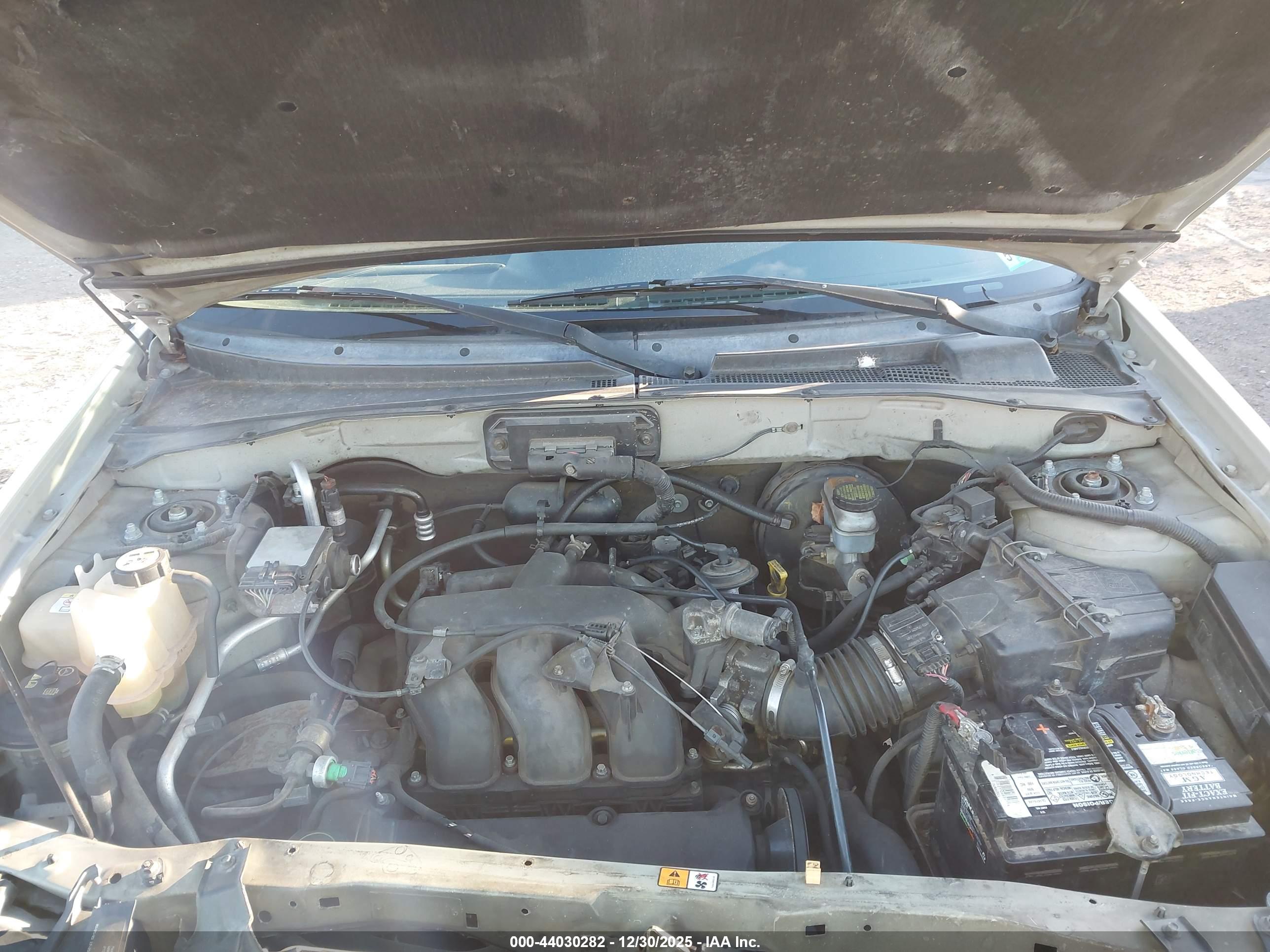 MAZDA TRIBUTE image 10