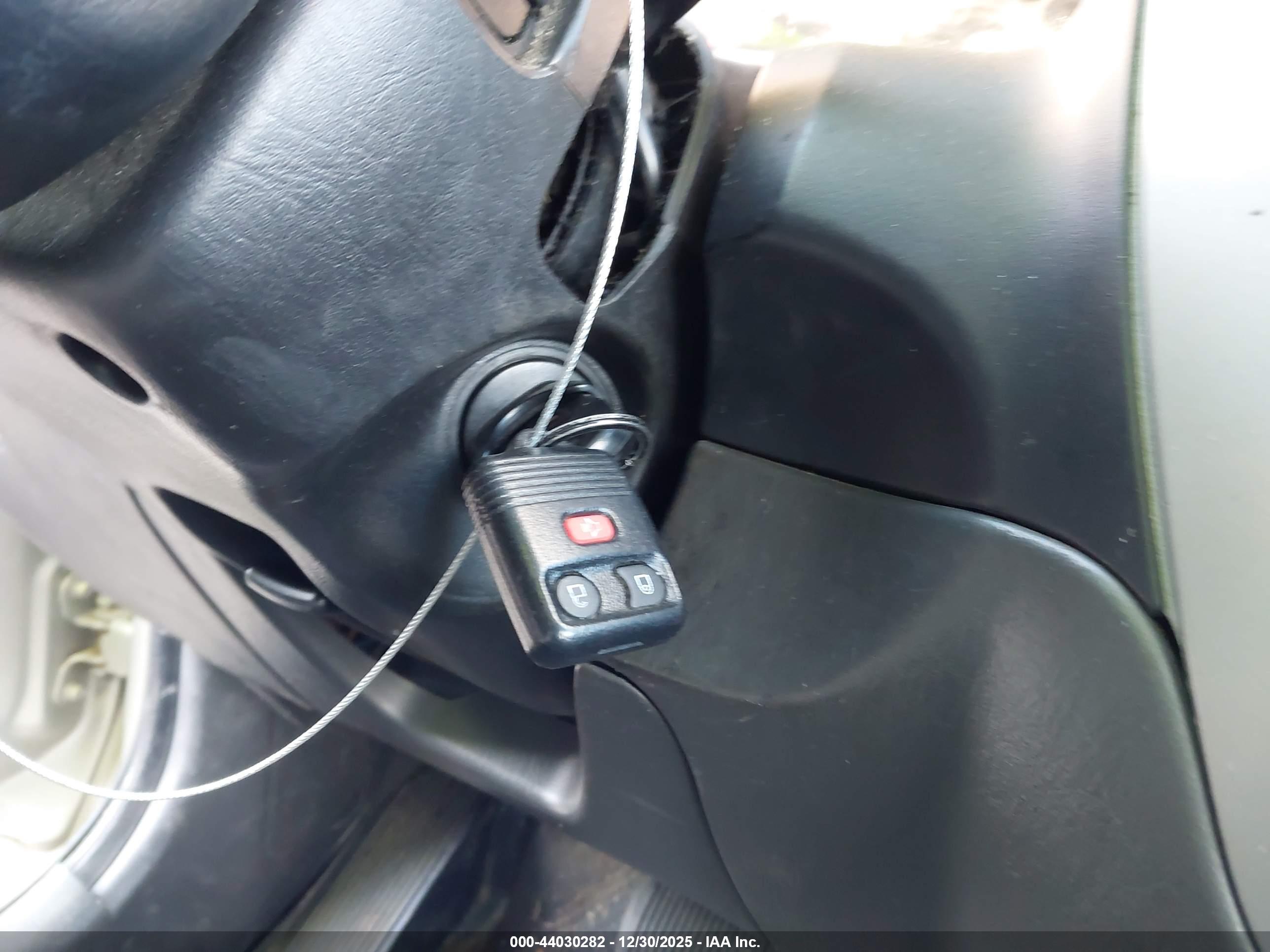 MAZDA TRIBUTE image 11