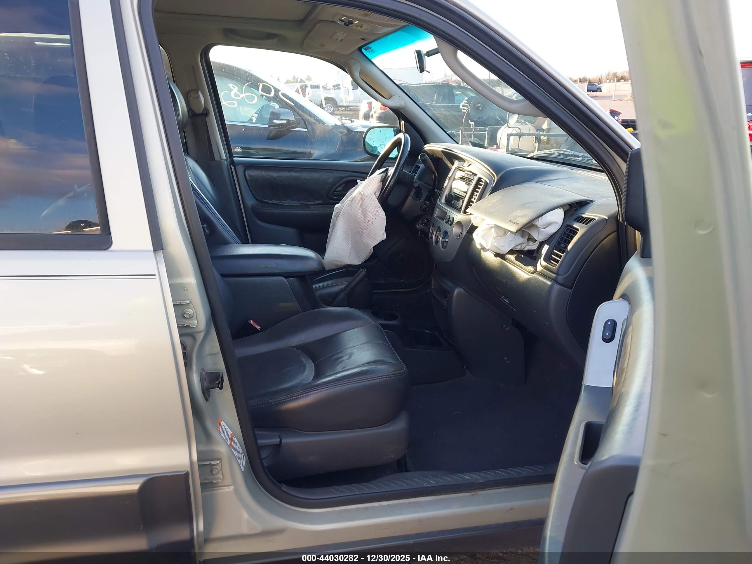 MAZDA TRIBUTE image 5