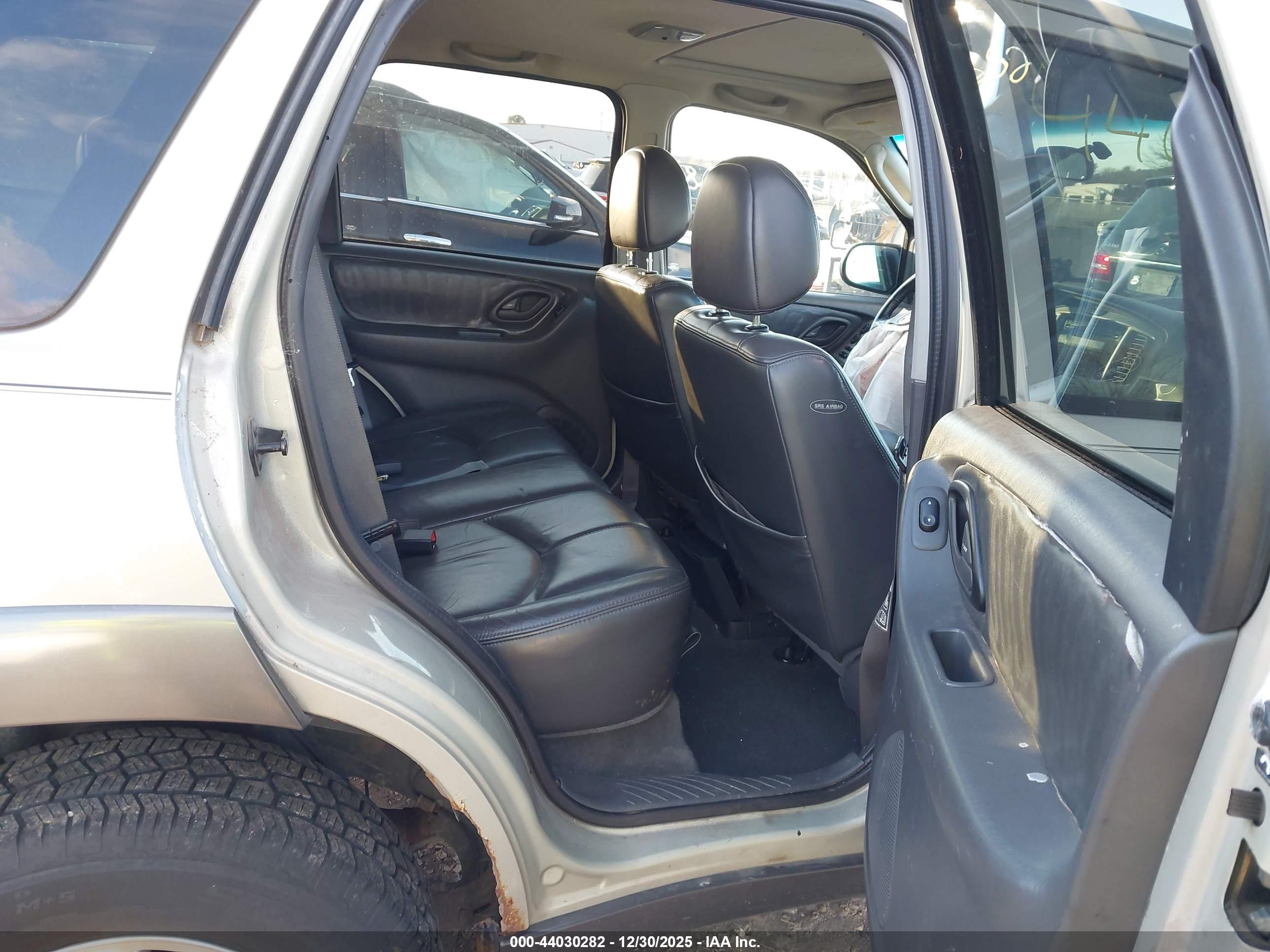 MAZDA TRIBUTE image 8
