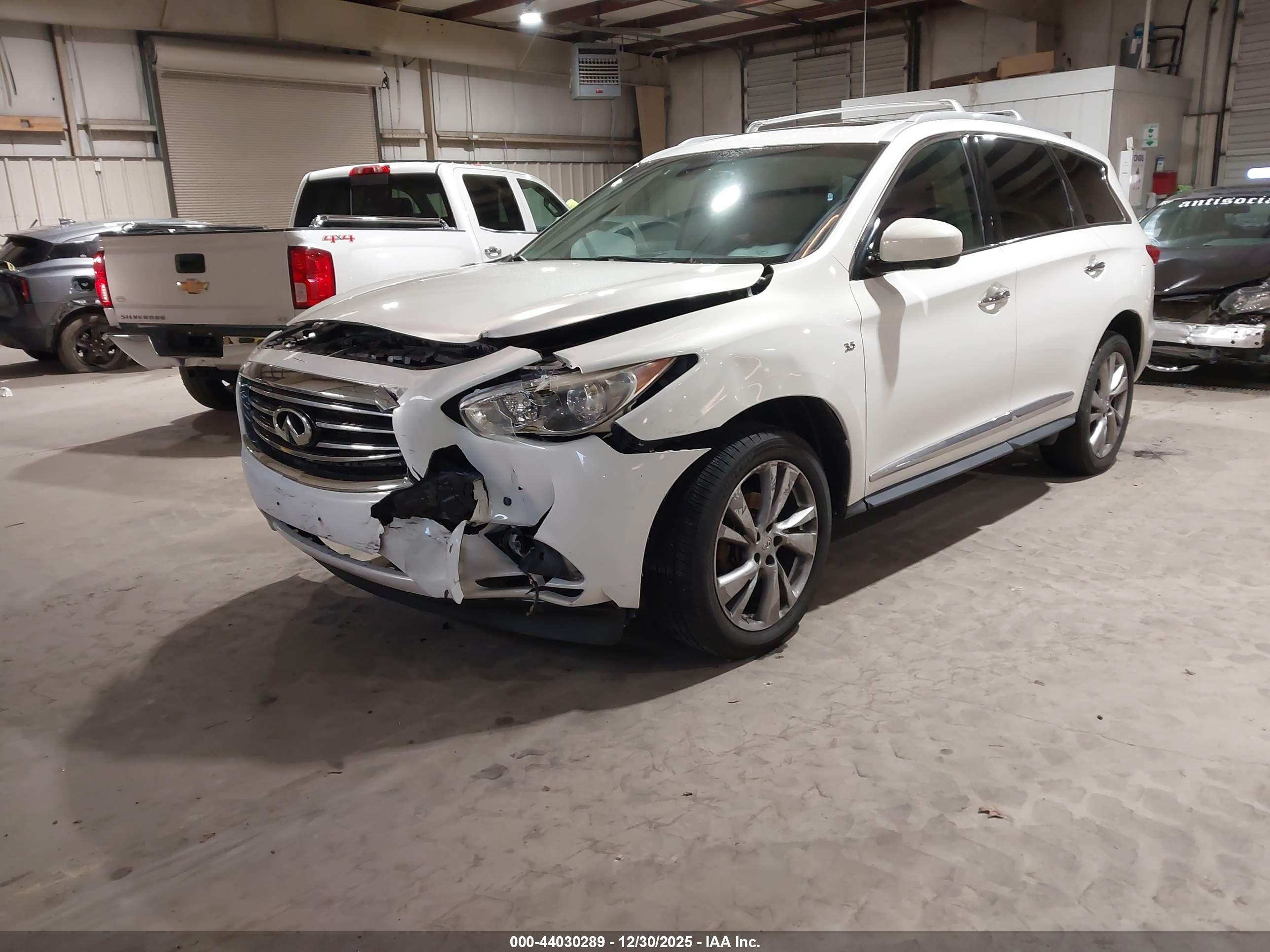 INFINITI QX60 image 2