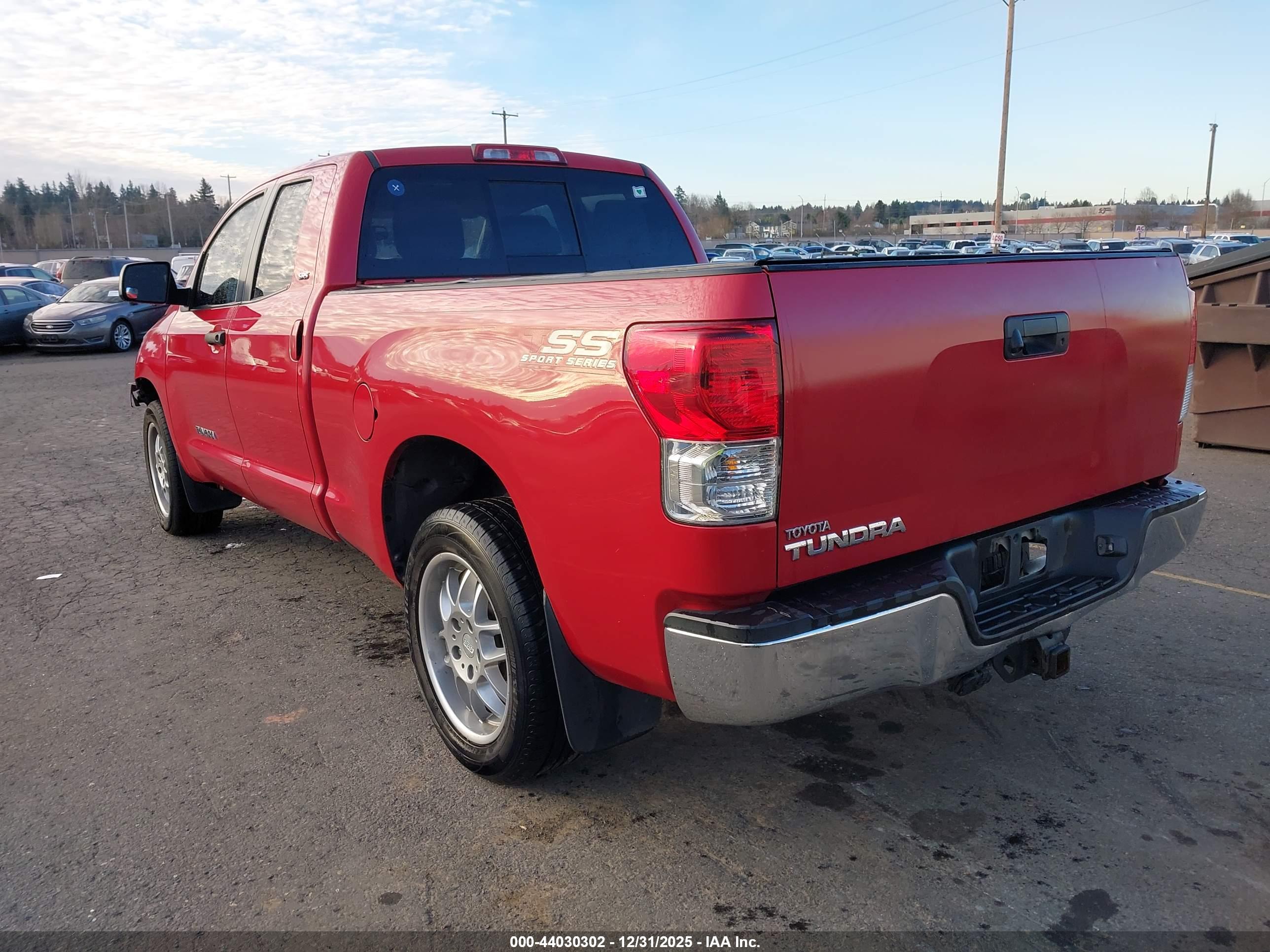 TOYOTA TUNDRA image 3