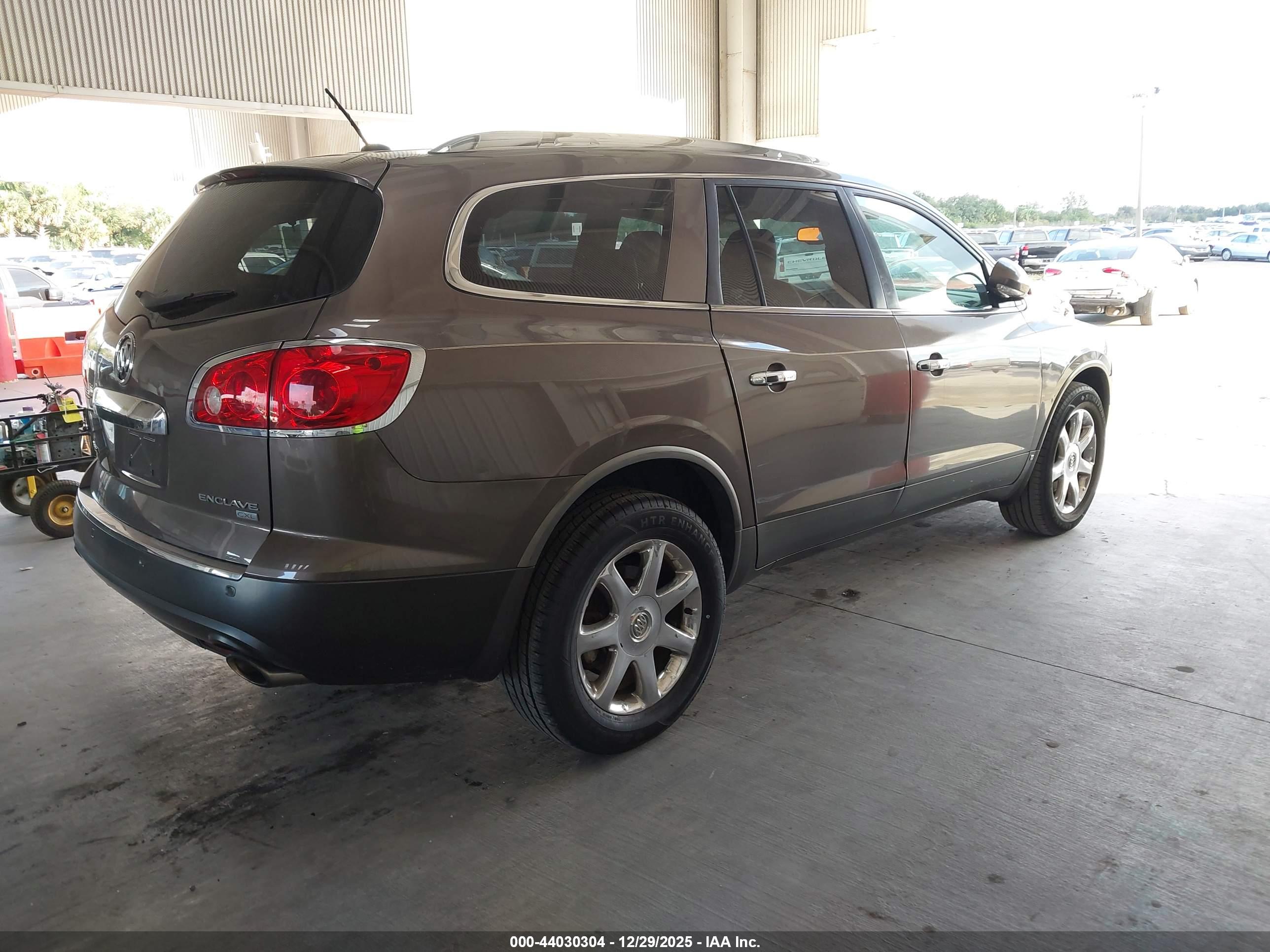 BUICK ENCLAVE image 4