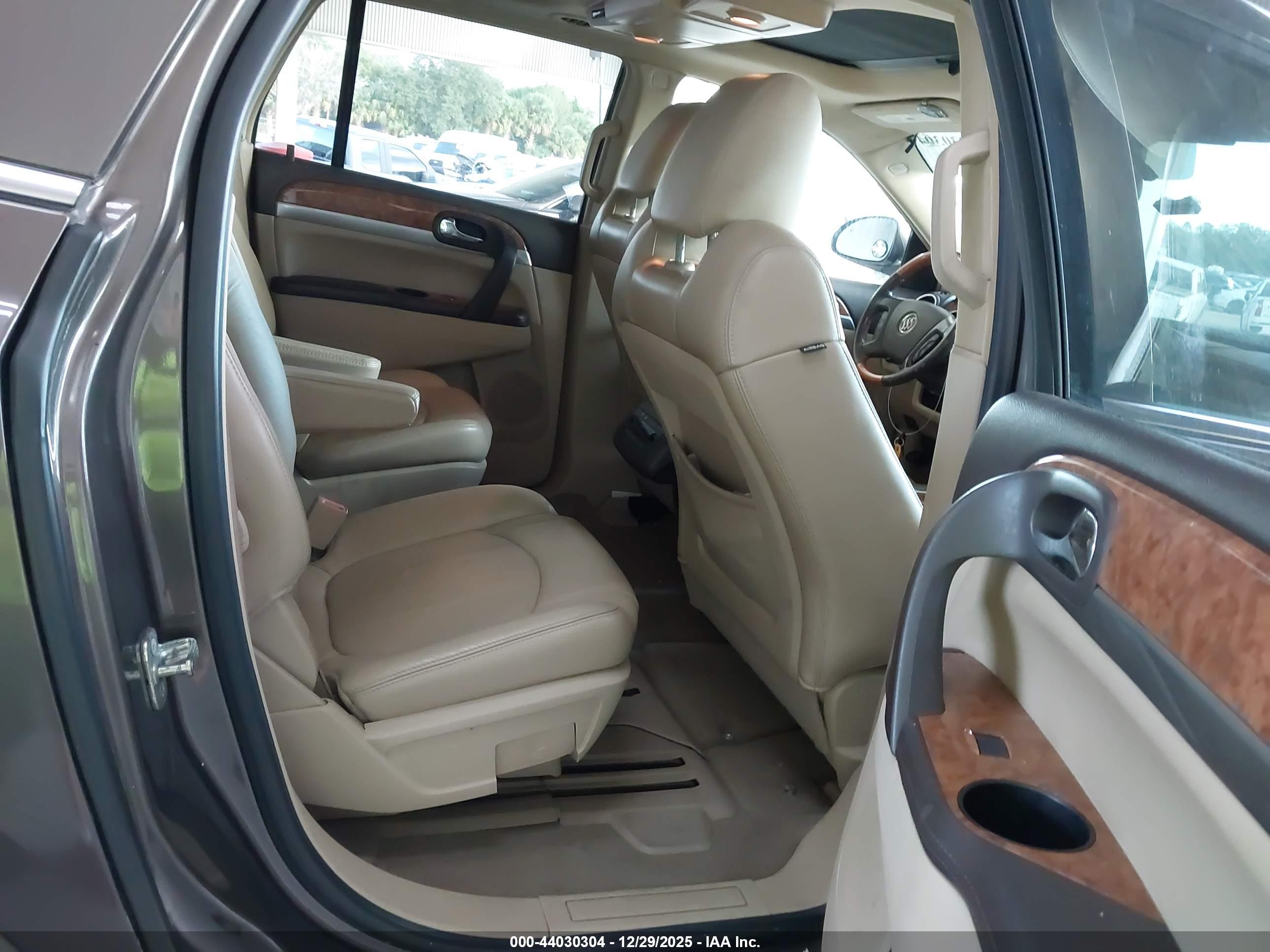 BUICK ENCLAVE image 8
