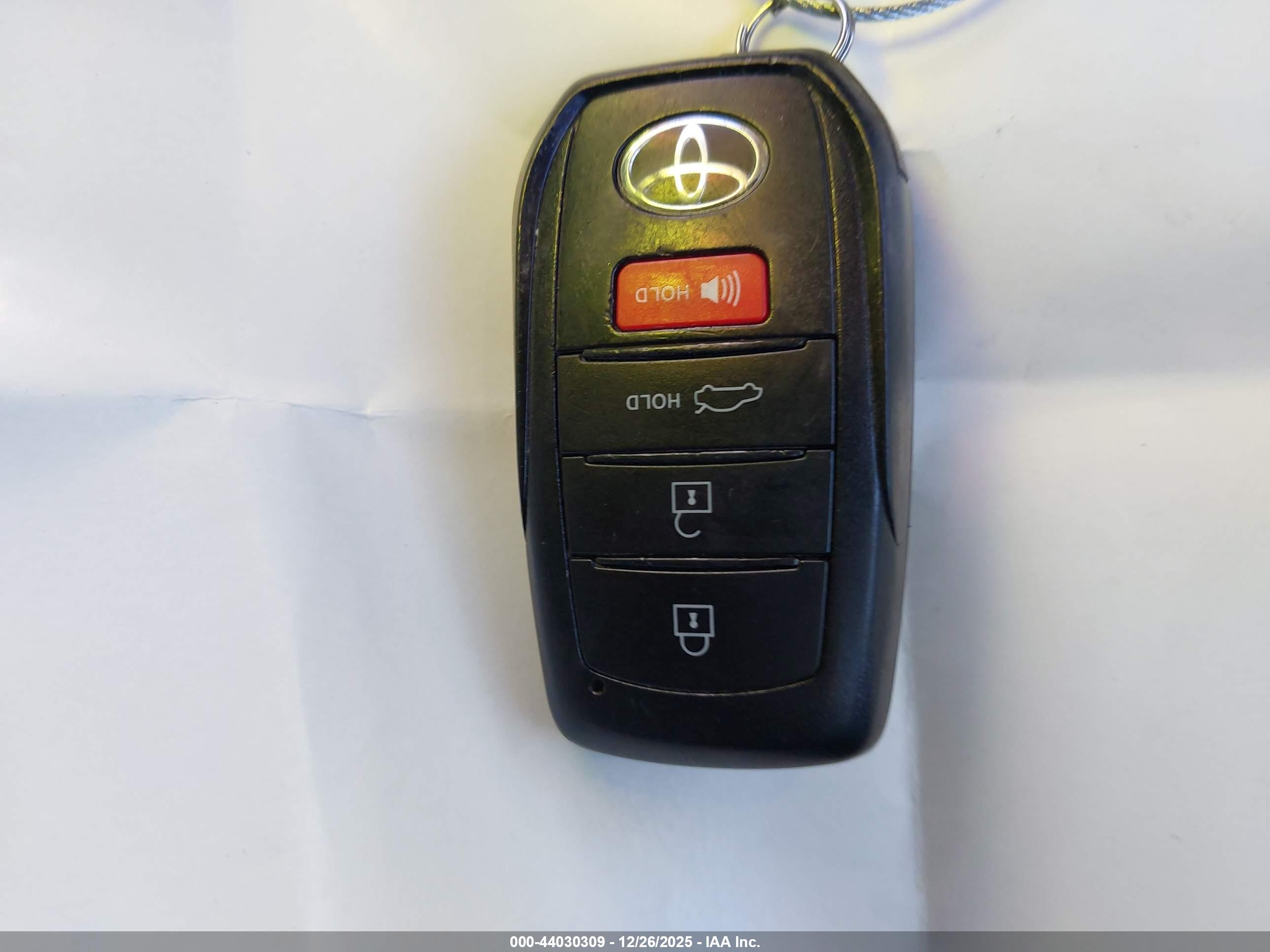 TOYOTA CAMRY image 11